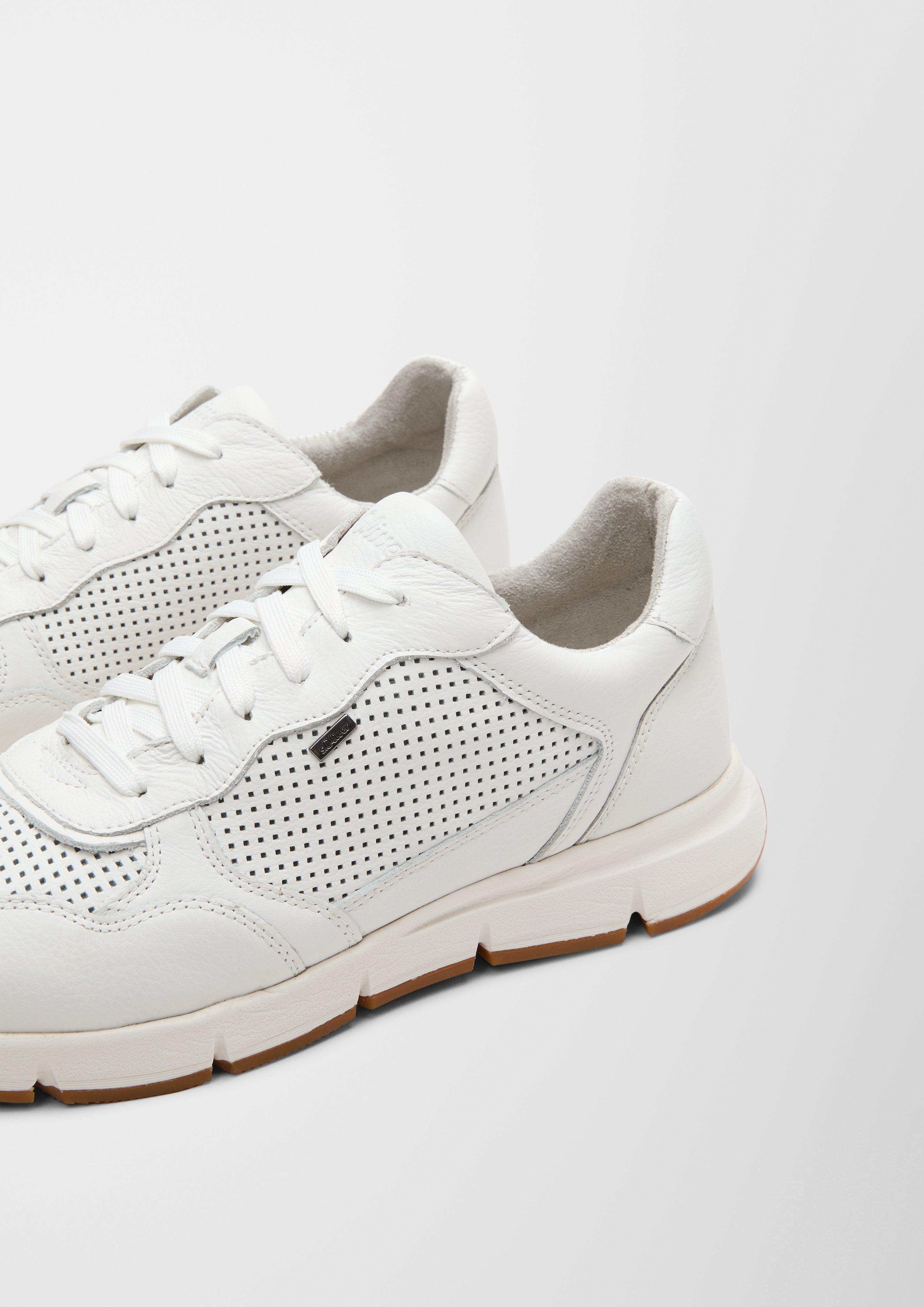 Souliers à lacets in 102 & 827