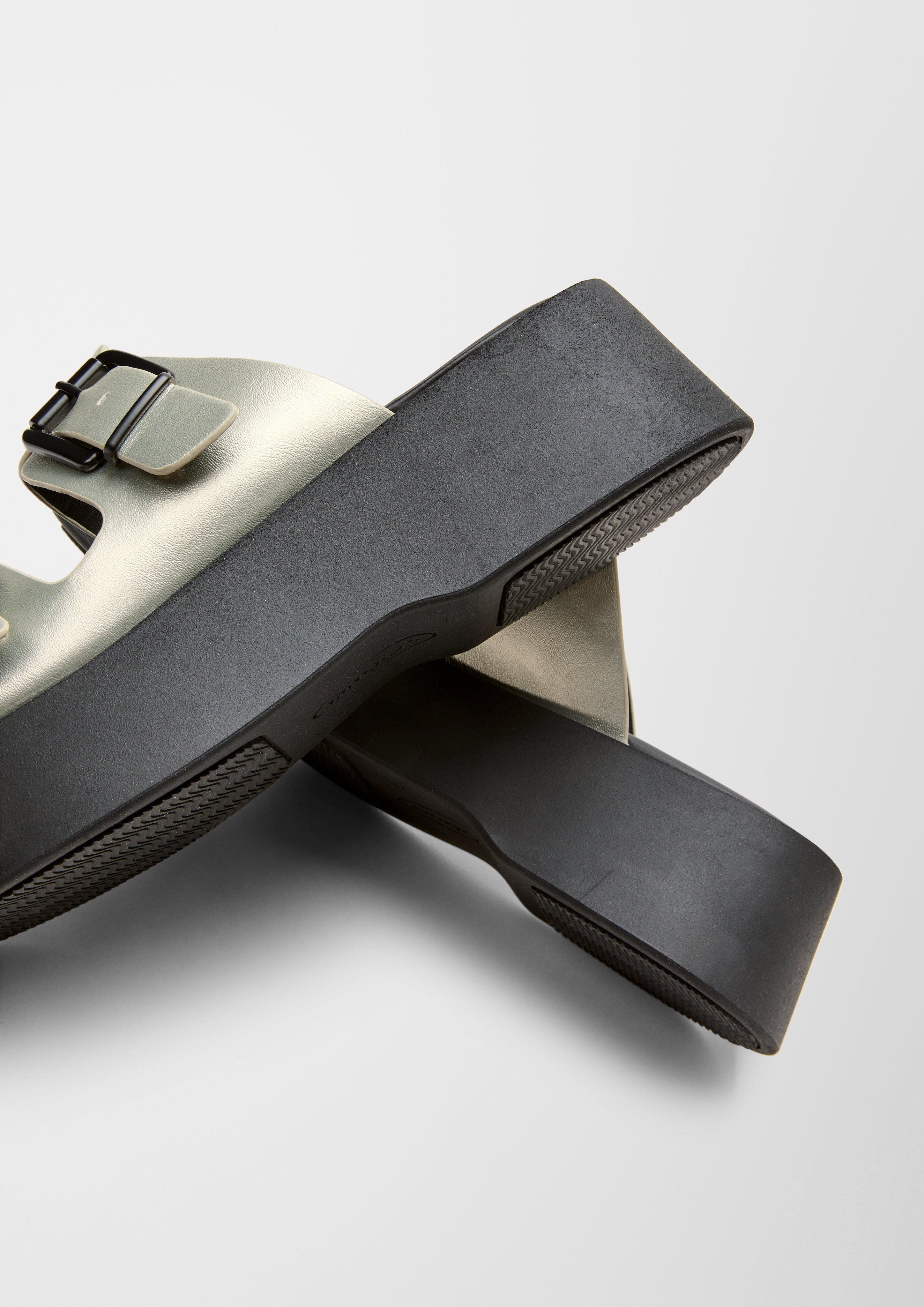 Muiltjes in 403, 100 & 001