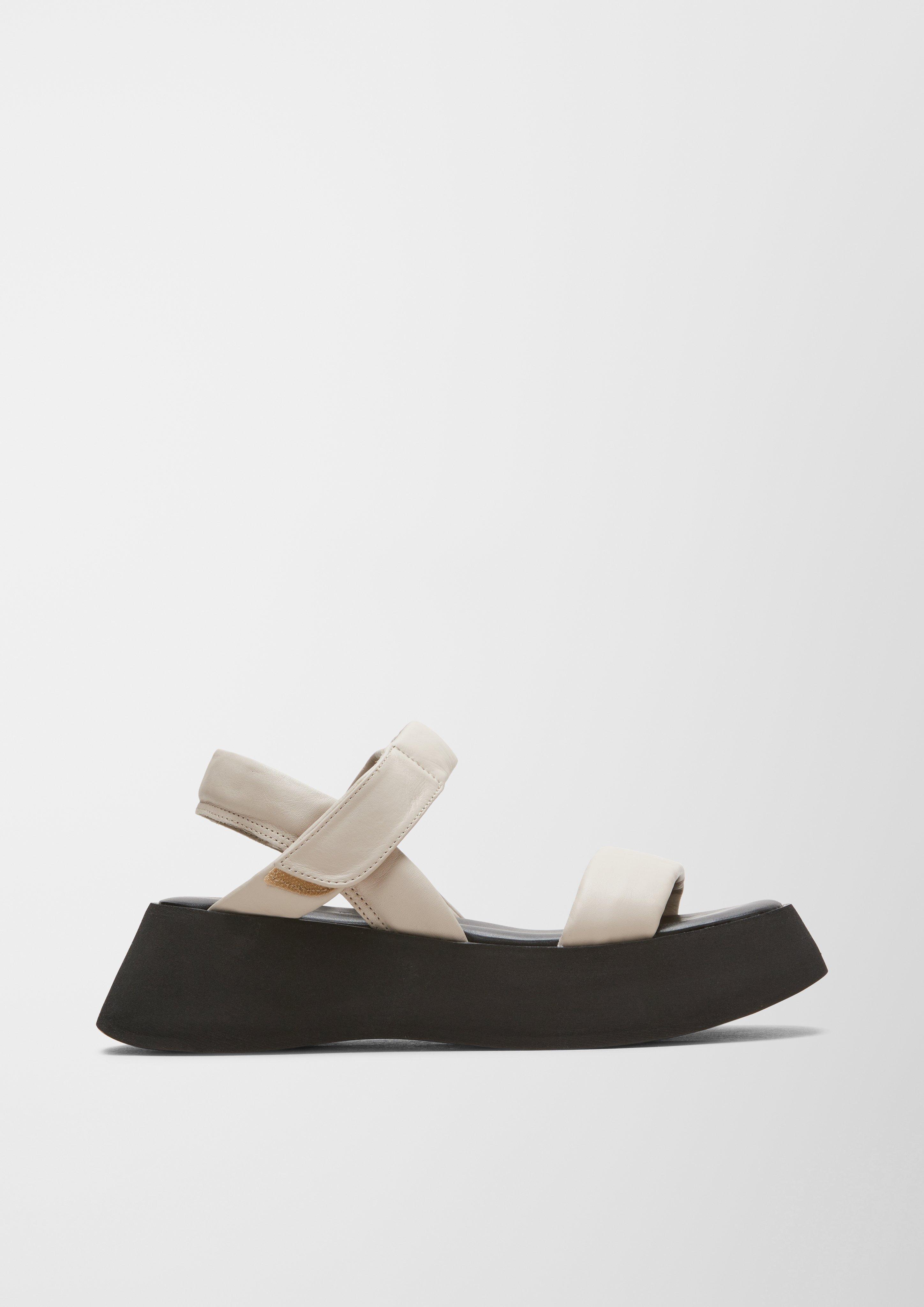 Sandalen in 206 & 710