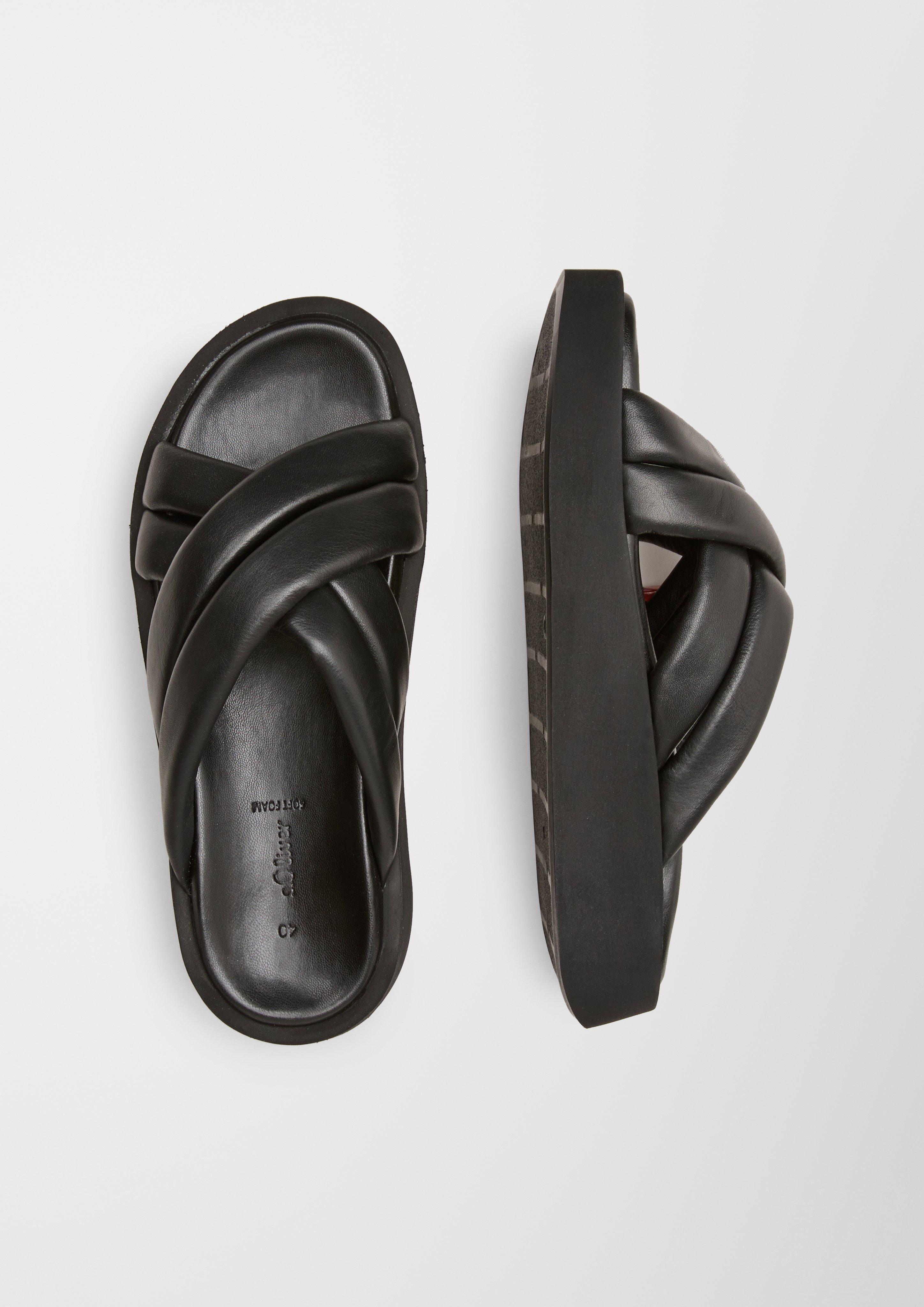 s.Oliver Pantoletten aus Leder