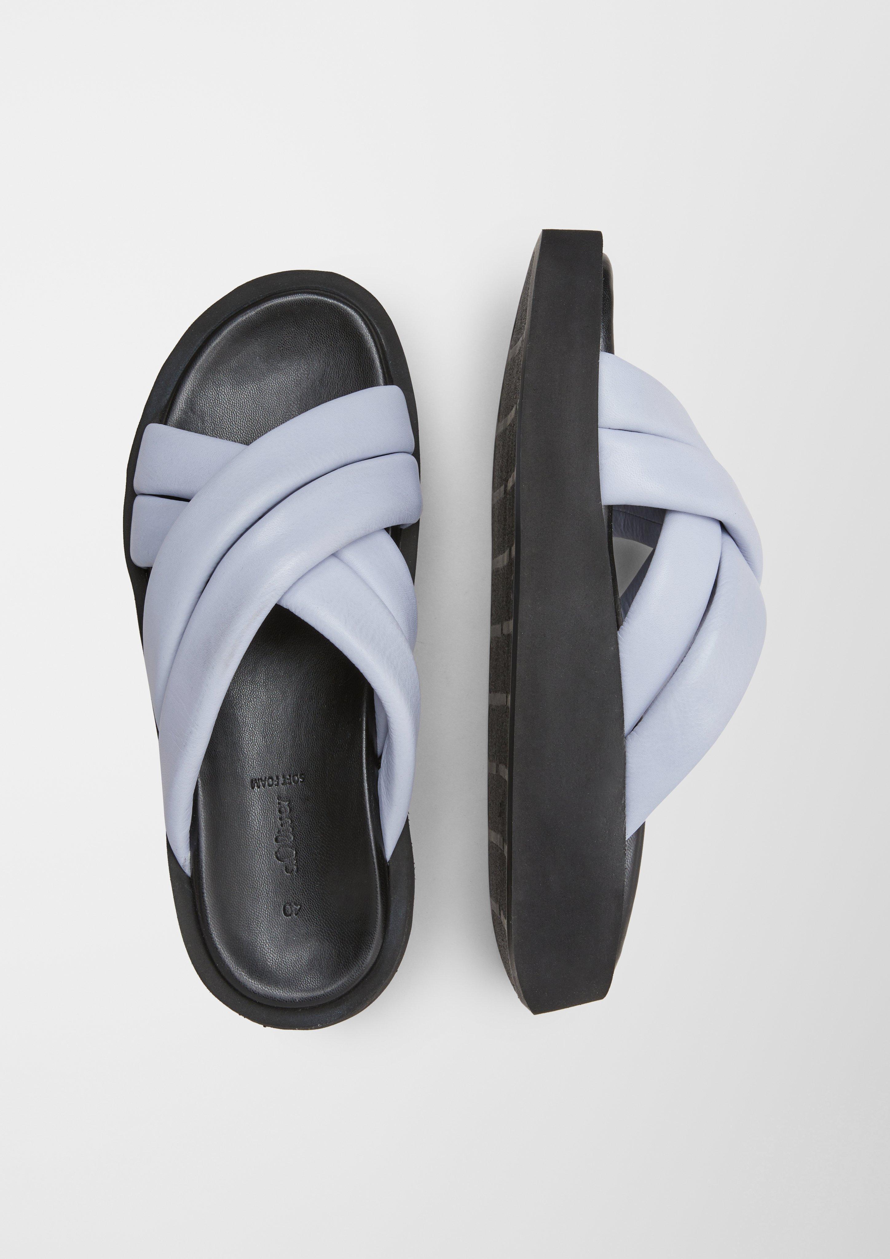 s.Oliver Pantoletten aus Leder