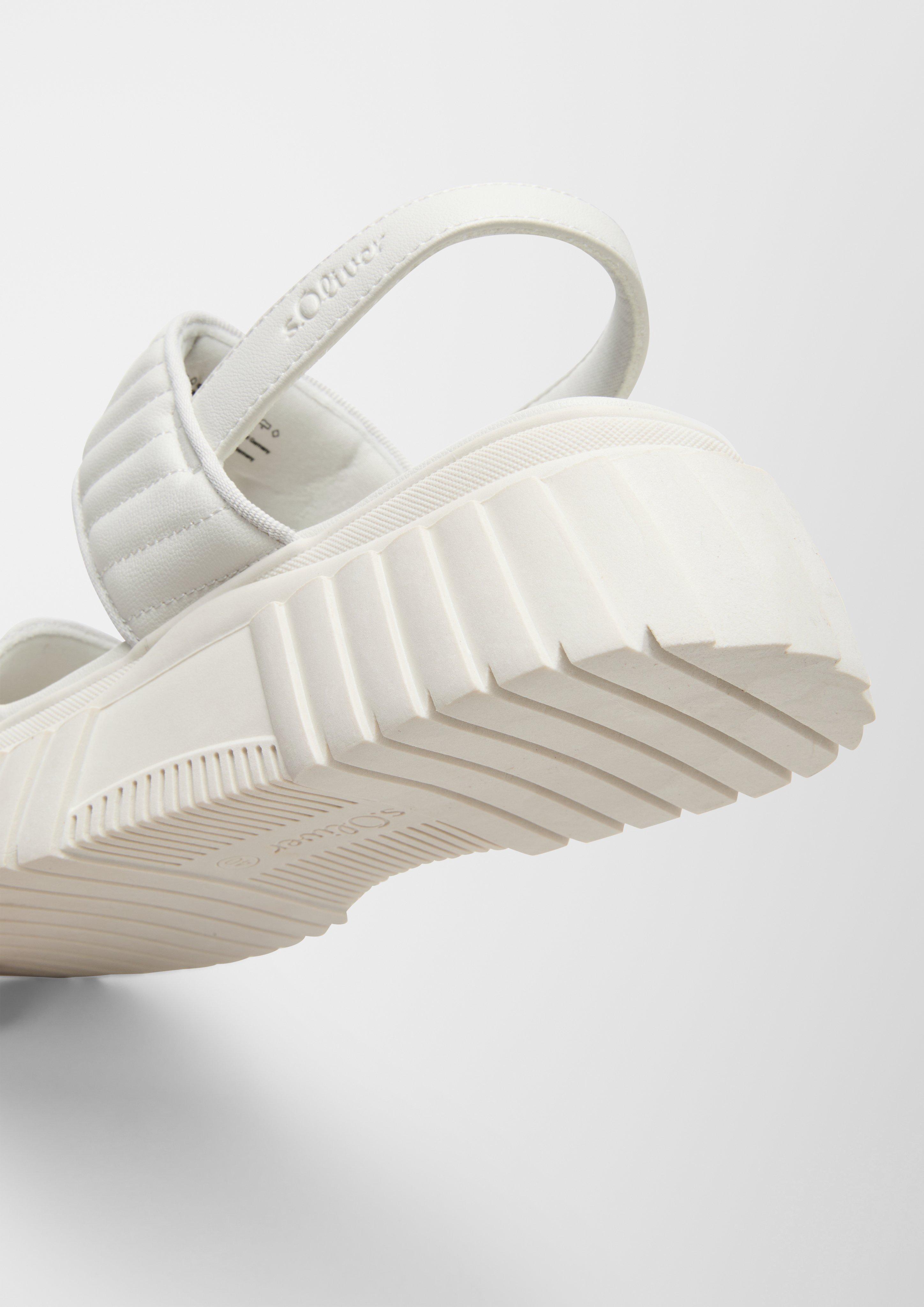 Sandale in 400 & 007