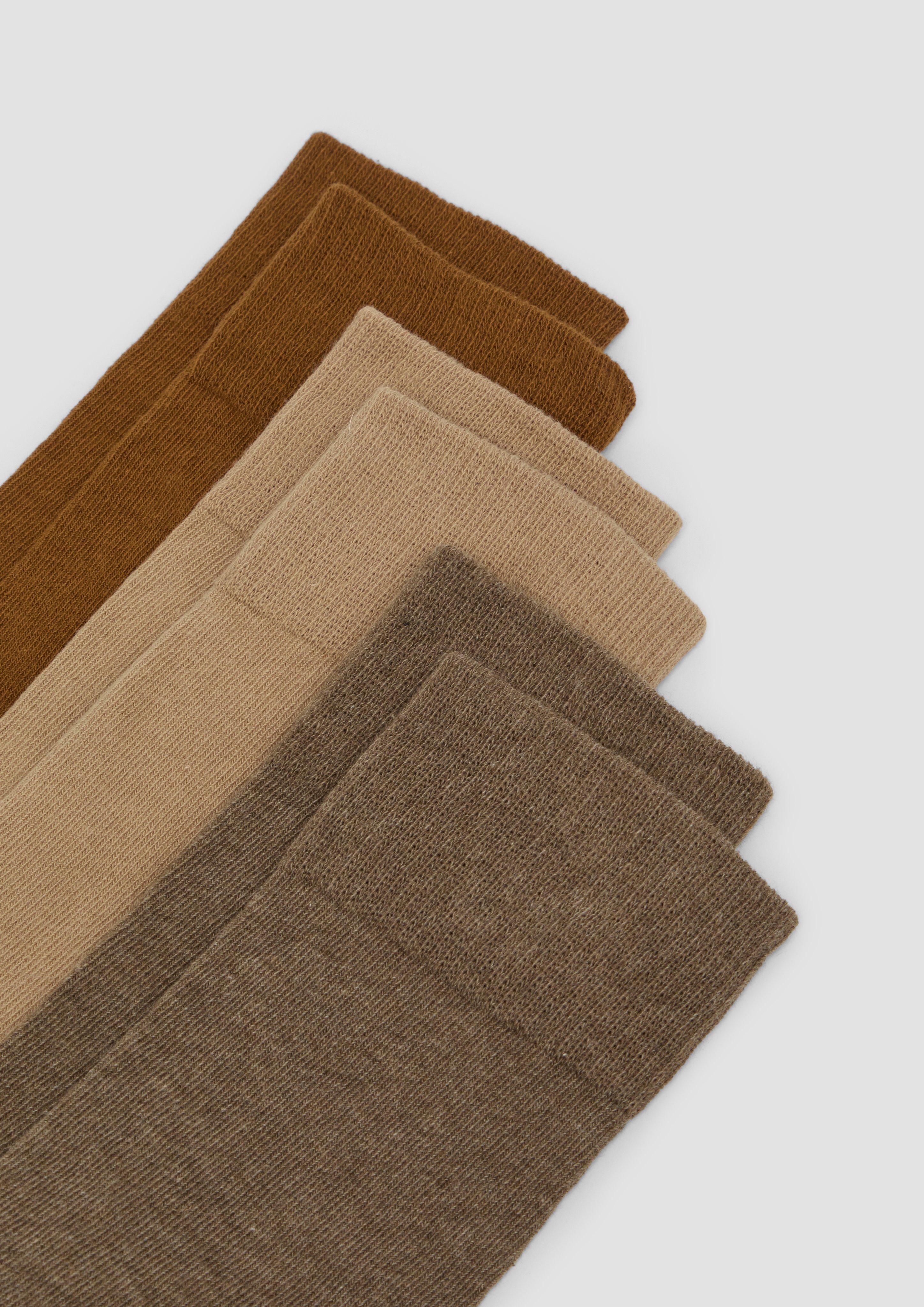 Sokken in 8418, 1000, 5900, 9900, 9700, 5500, 8200, 9901 & 8220