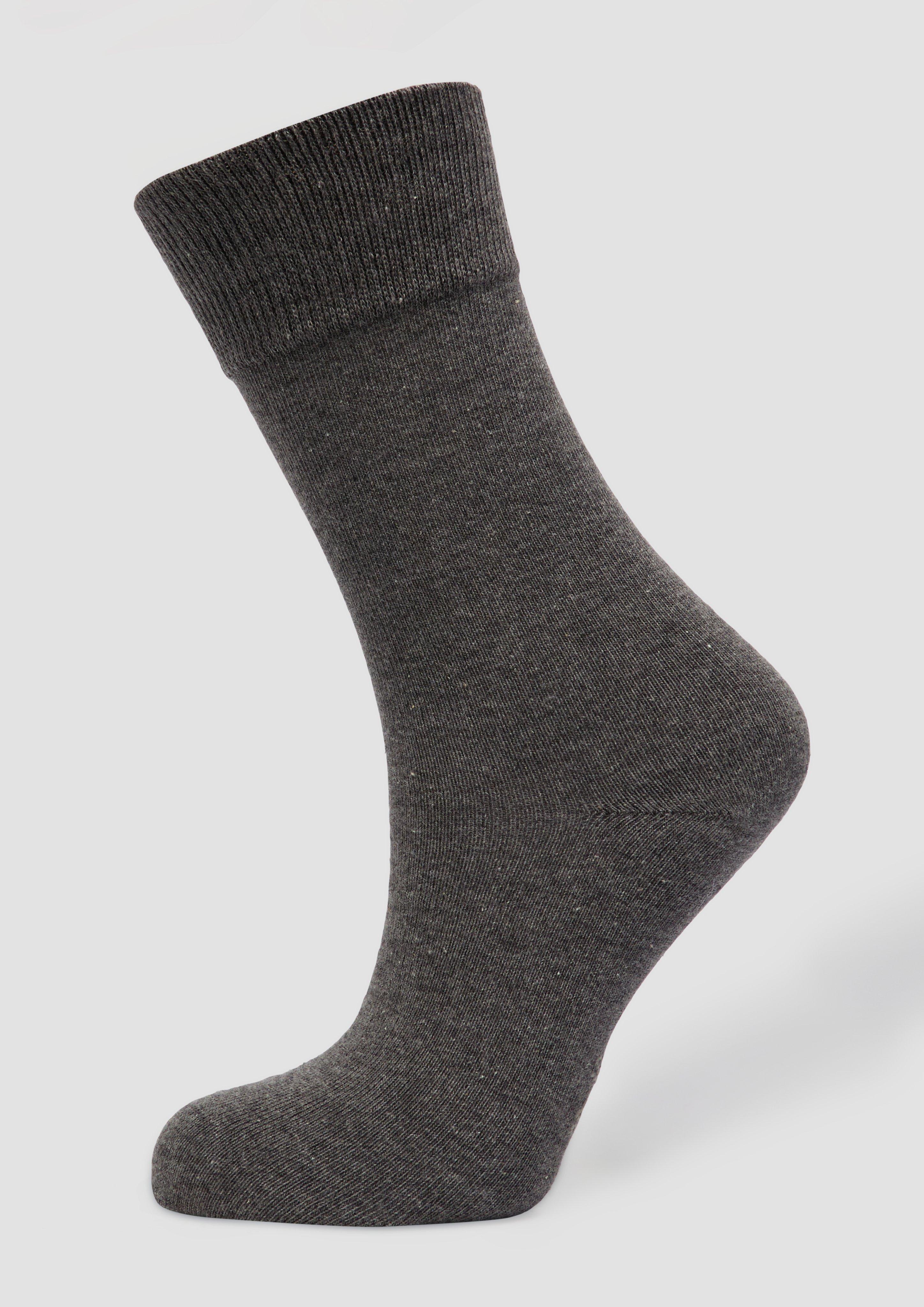 Sokken in 9901, 1000, 5900, 9900, 9700, 5500, 8200, 8418 & 8220