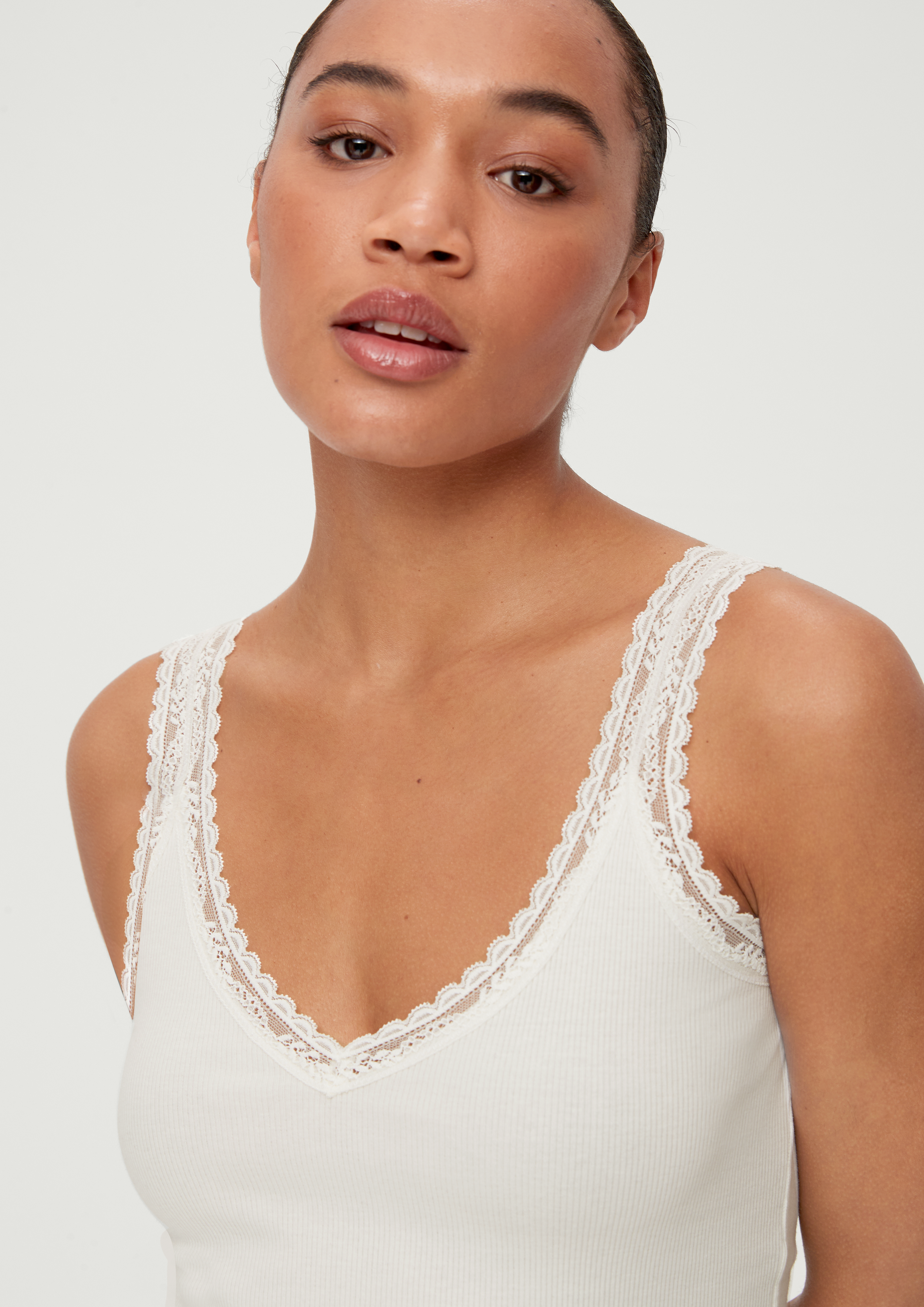 Top in 0100, 4800, 9999, 5200 & 3900