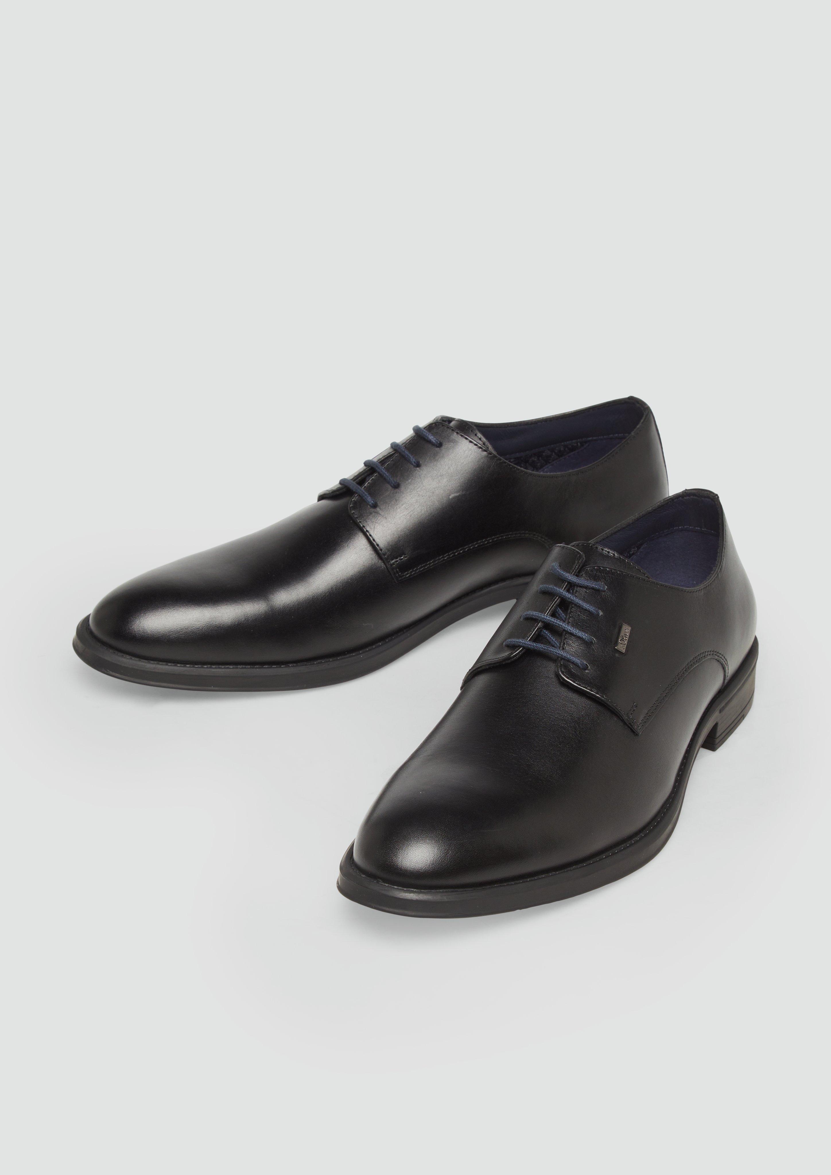 Schuhe in 001, 300 & 307