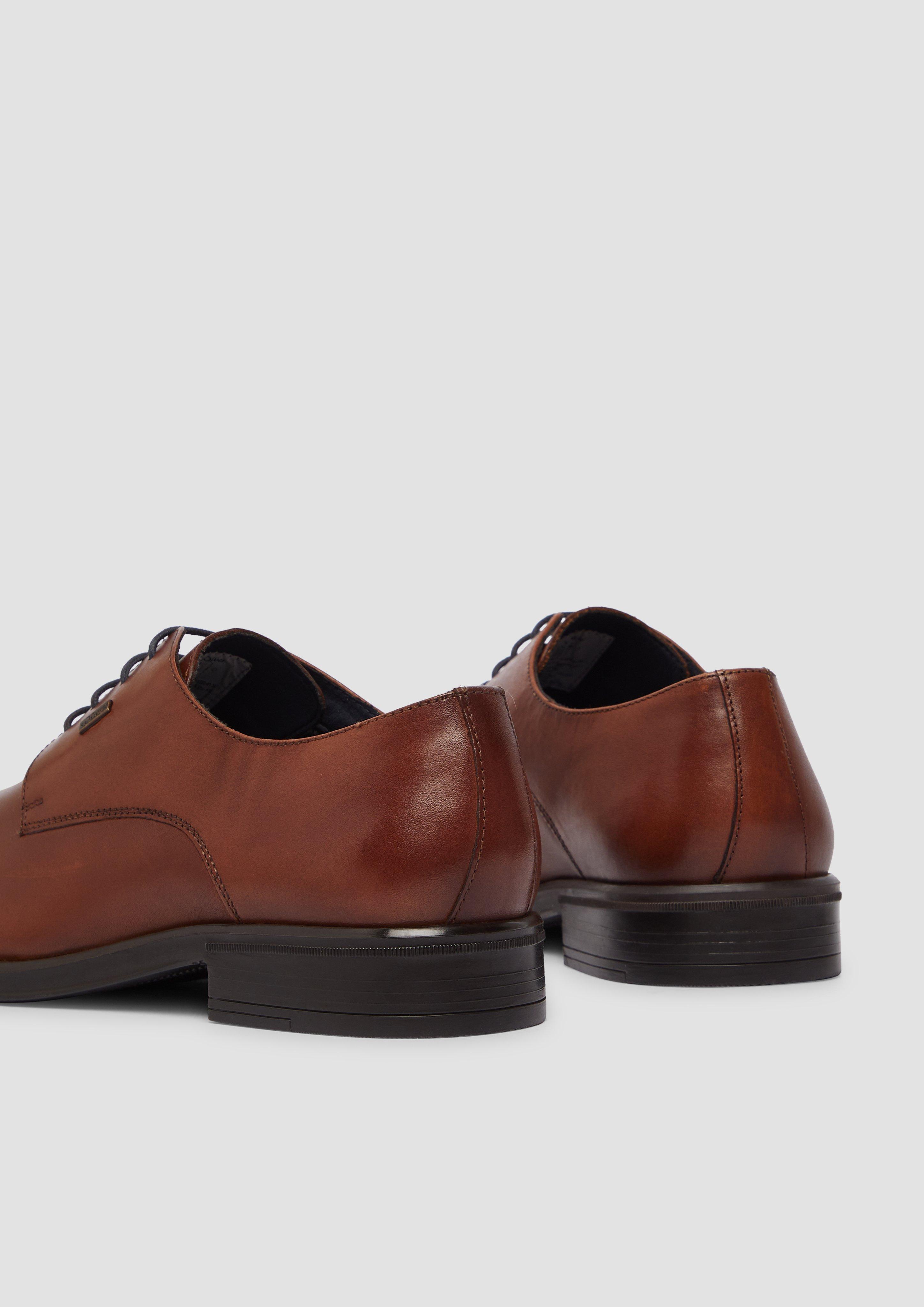 Schuhe in 307, 300 & 001