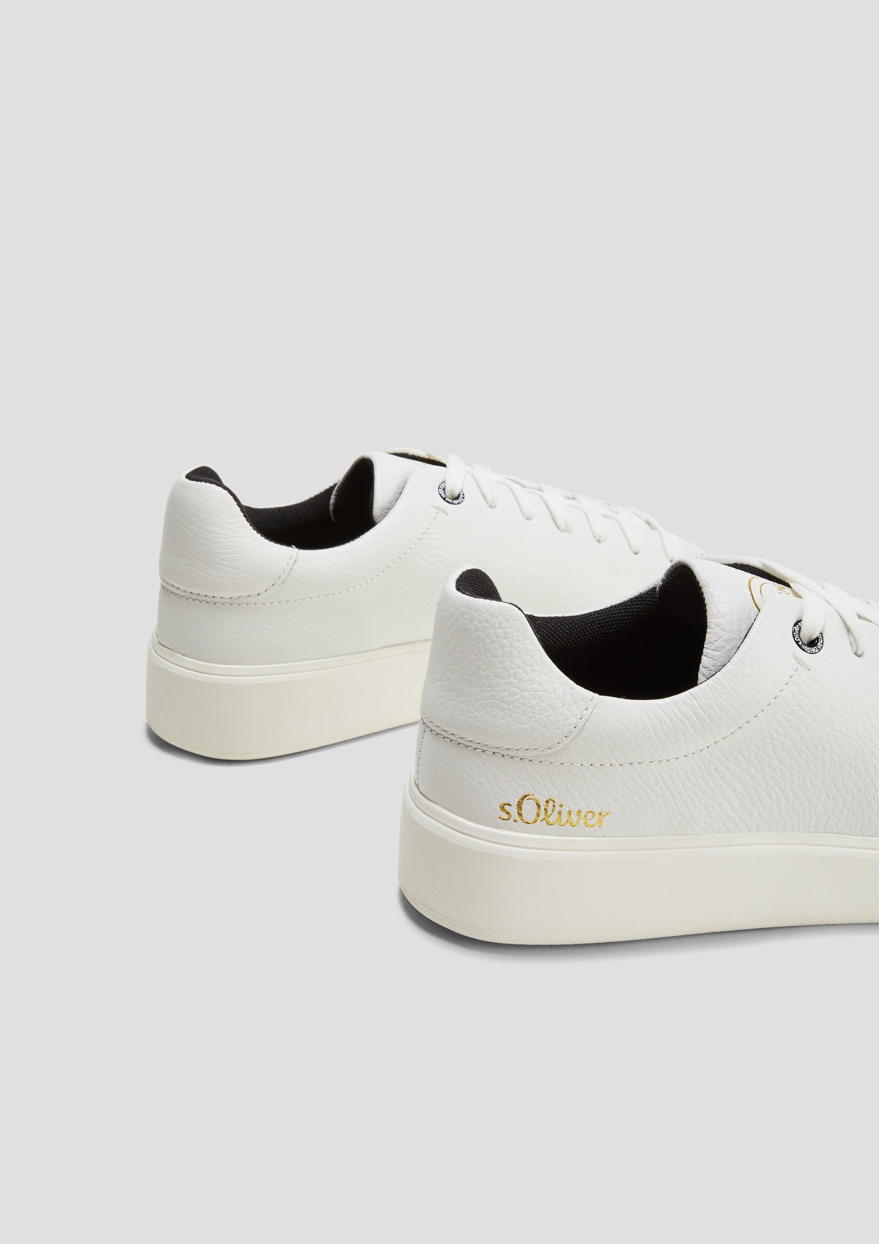 Souliers à lacets in 100 & 001