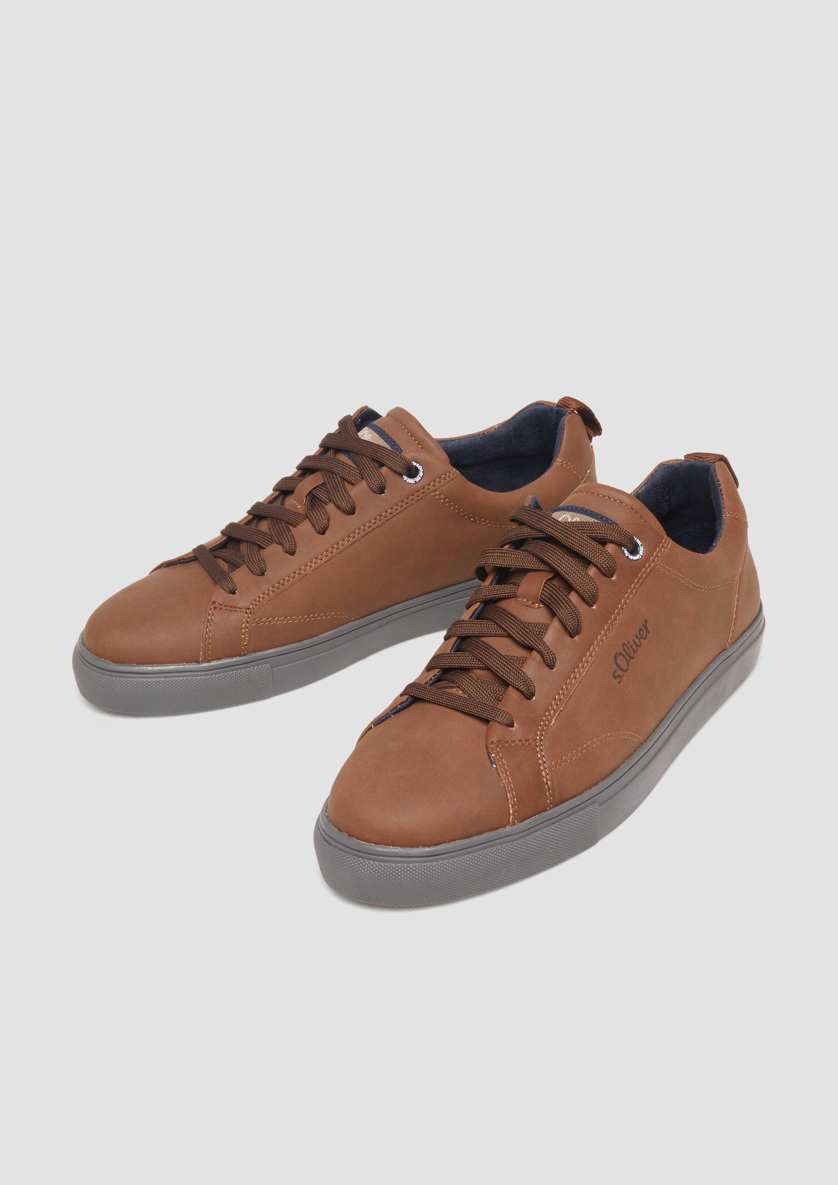 Veterschoenen in 305, 100 & 805