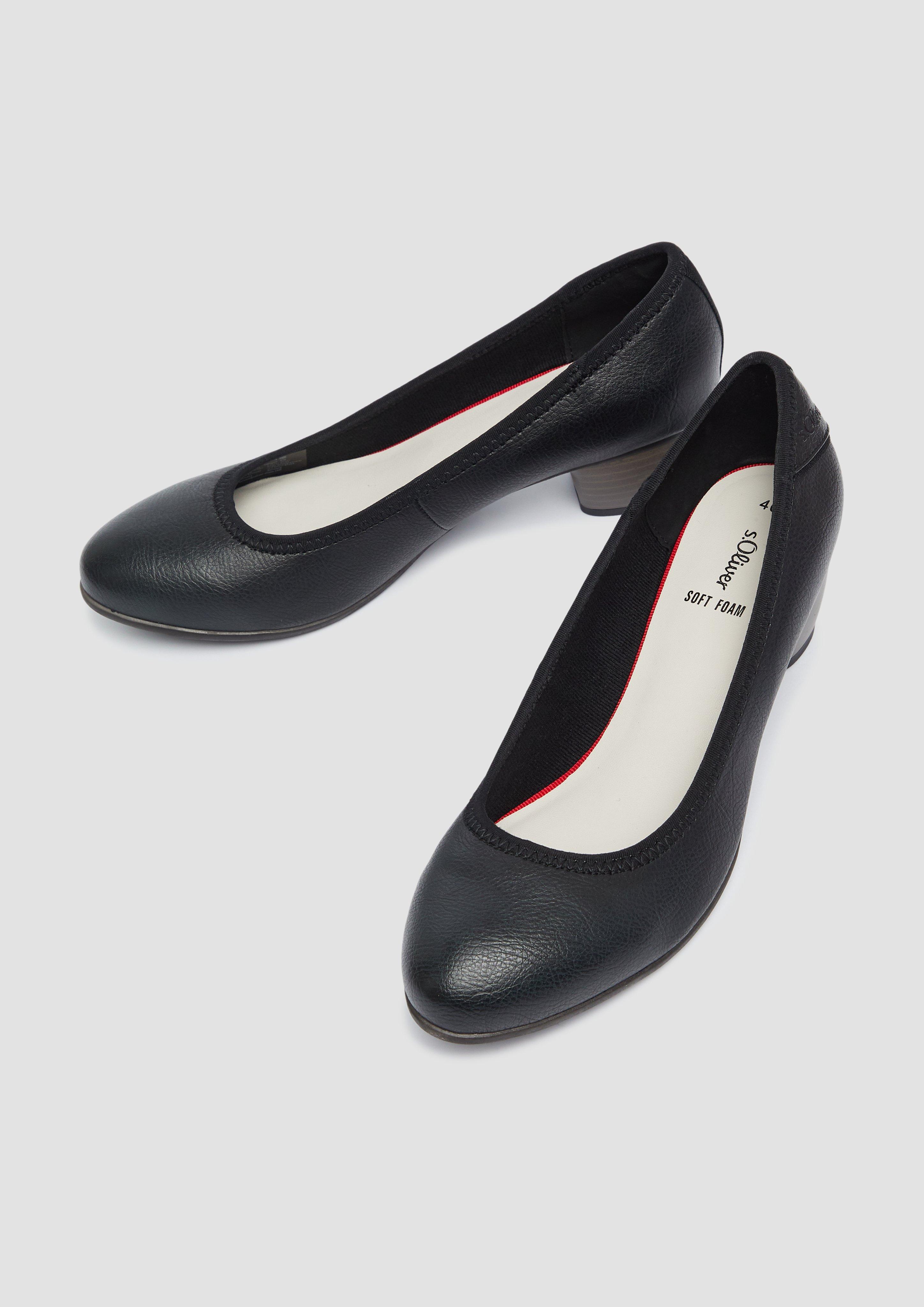 Pumps in 001, 462, 805 & 216