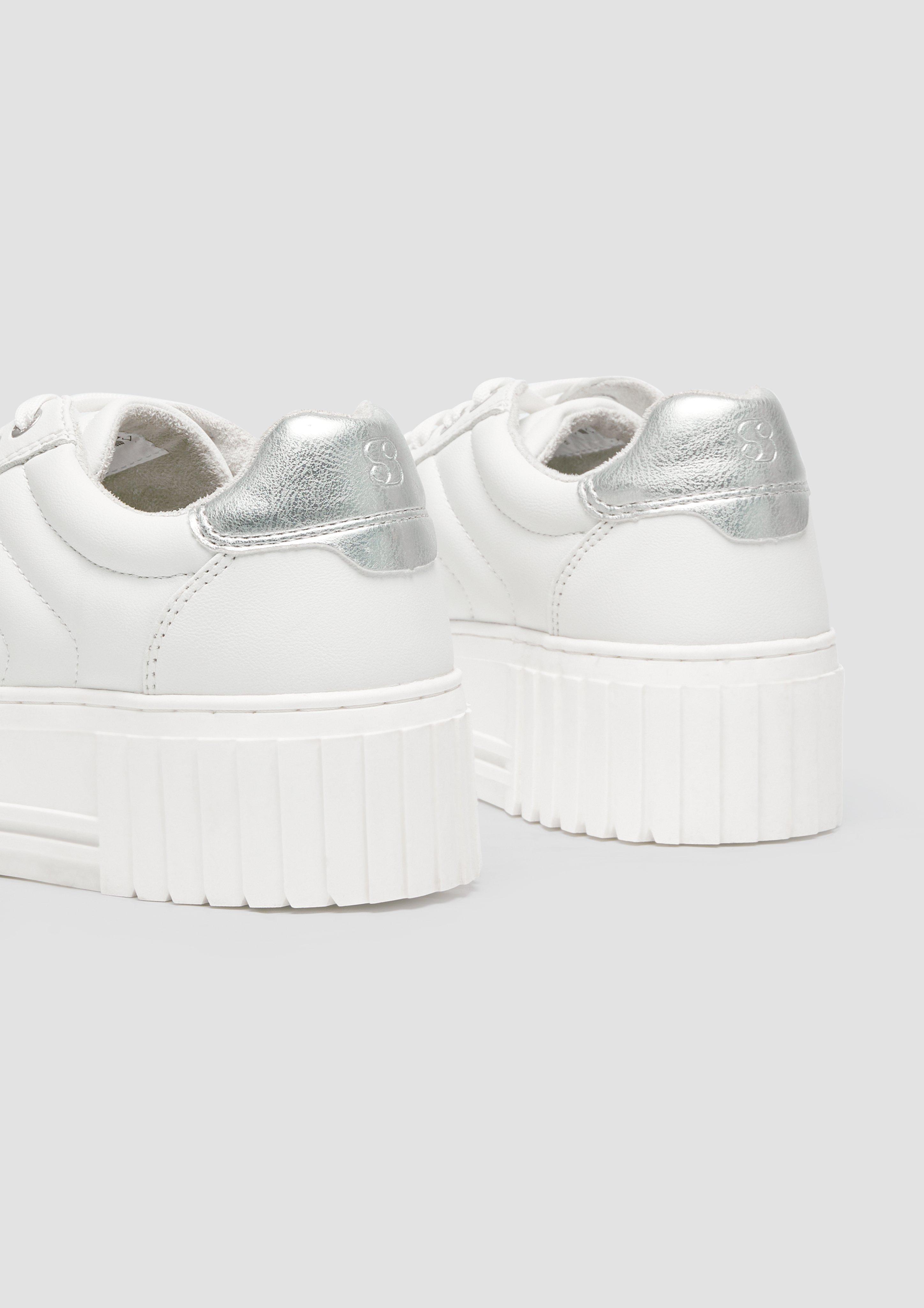 Veterschoenen in 1A0, 250, 910 & 0A1