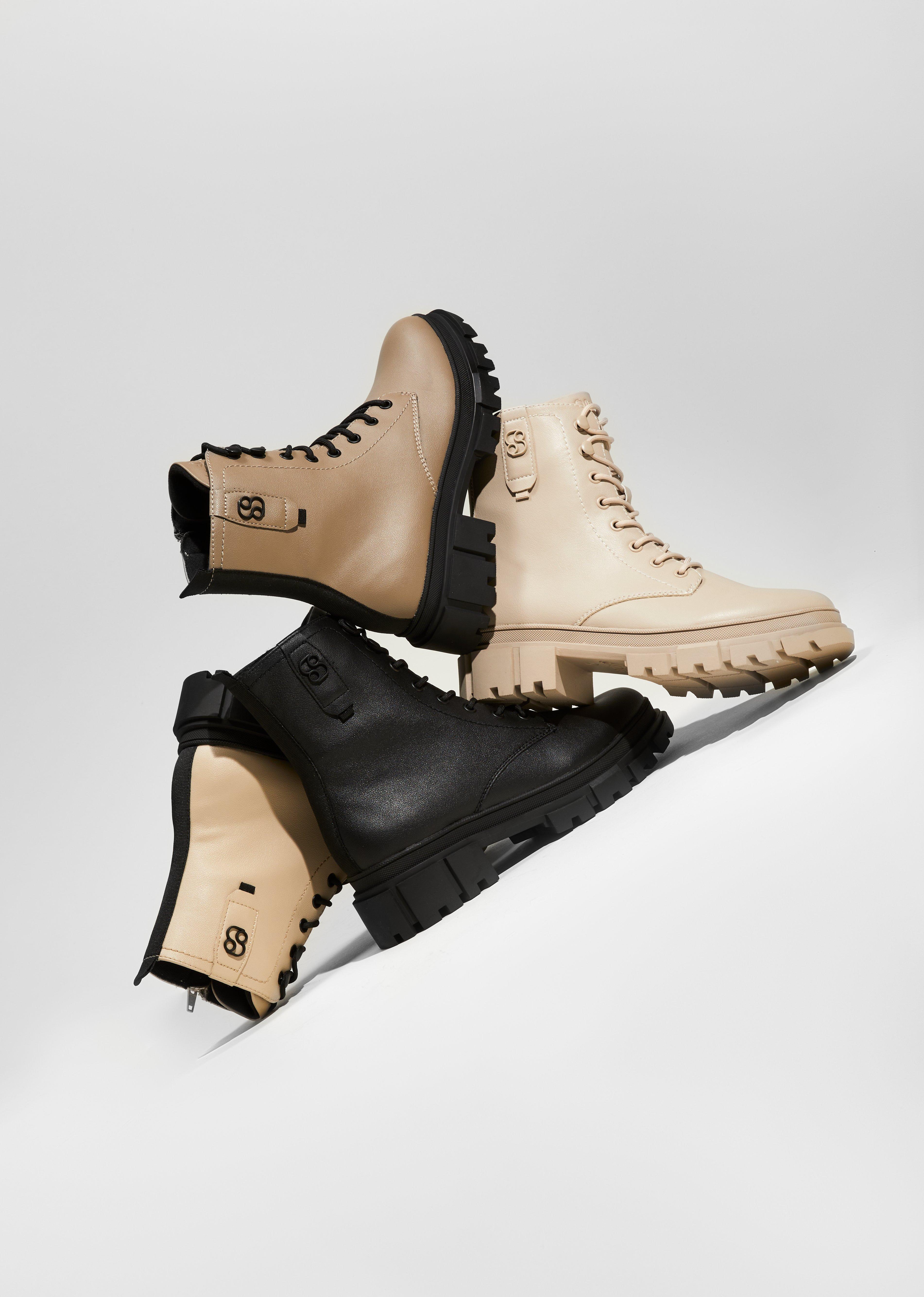 Stiefel in 007, 400, 018, 910, 302, 0A1 & 915