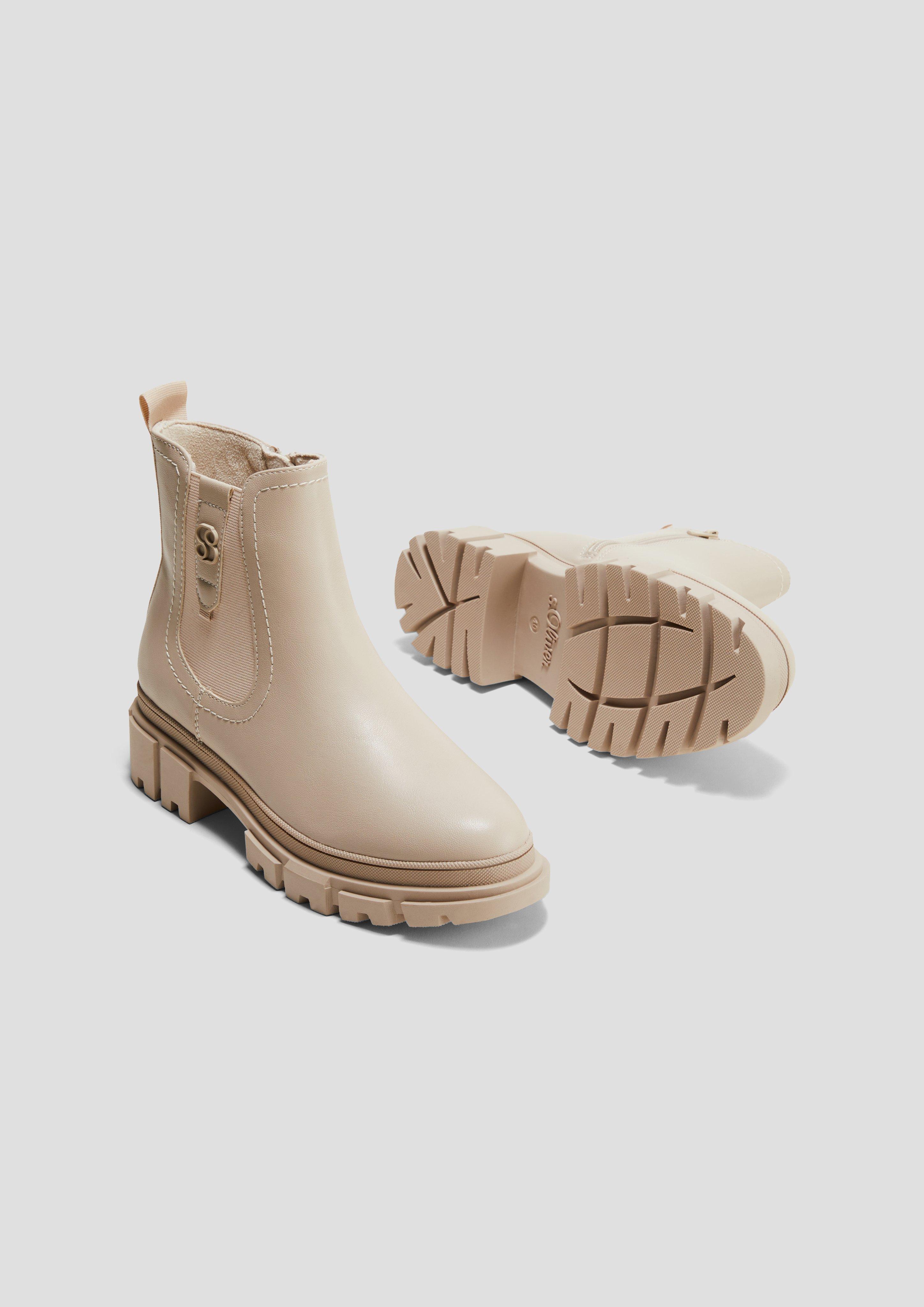 Bottes in 131, 341, 915, 0A1 & 348