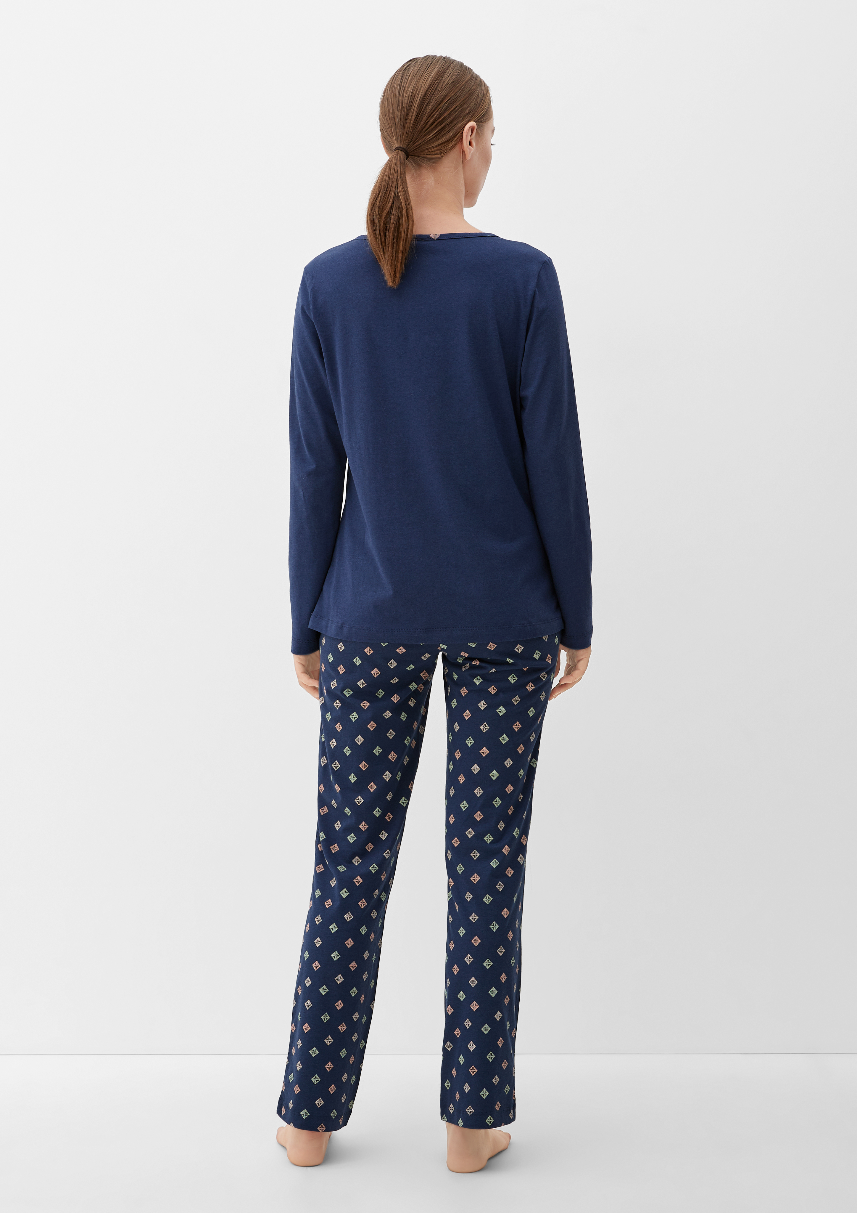 Pyjamashirt in 5865, 2400 & 0200