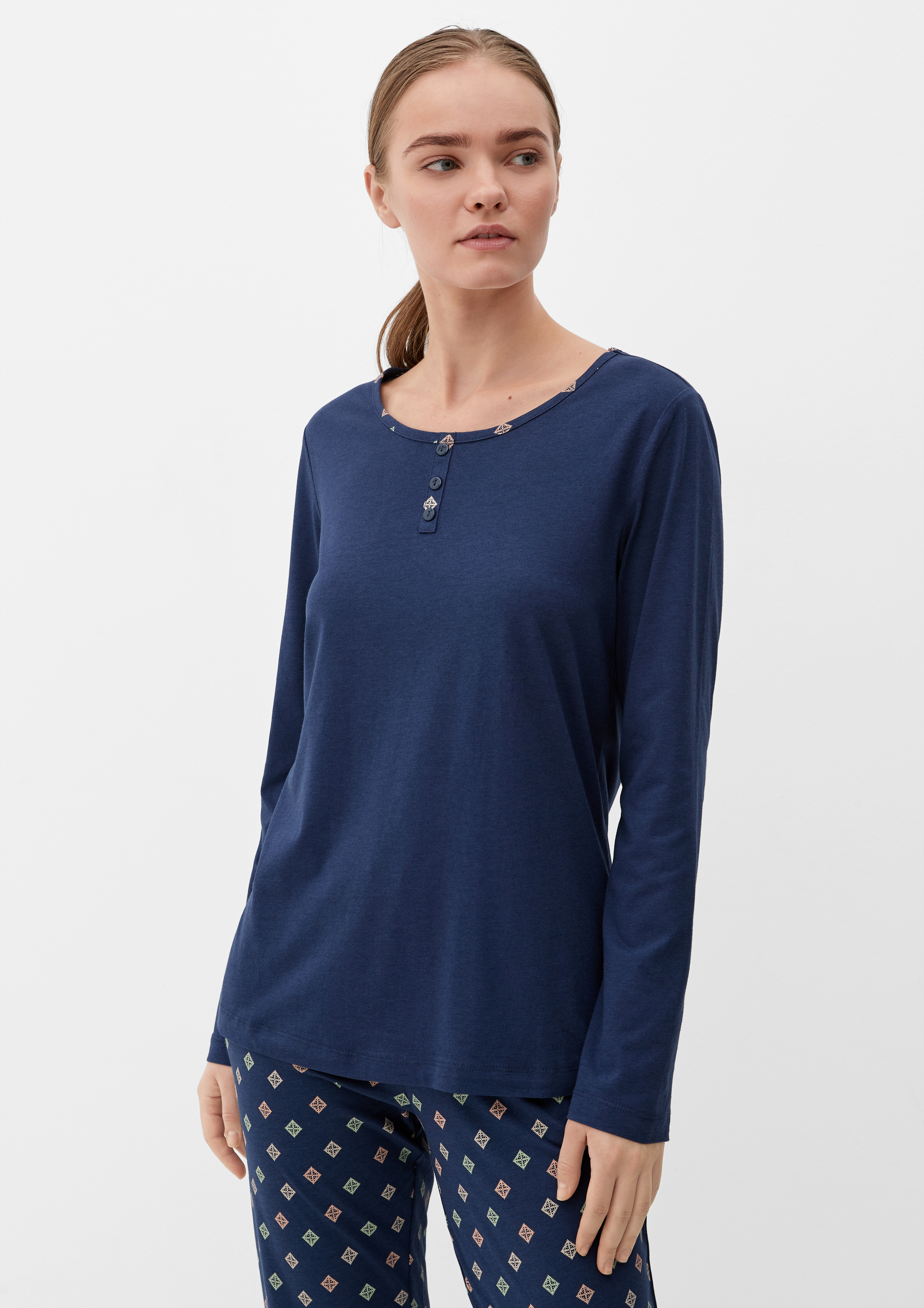 Pyjamashirt in 5865, 2400 & 0200