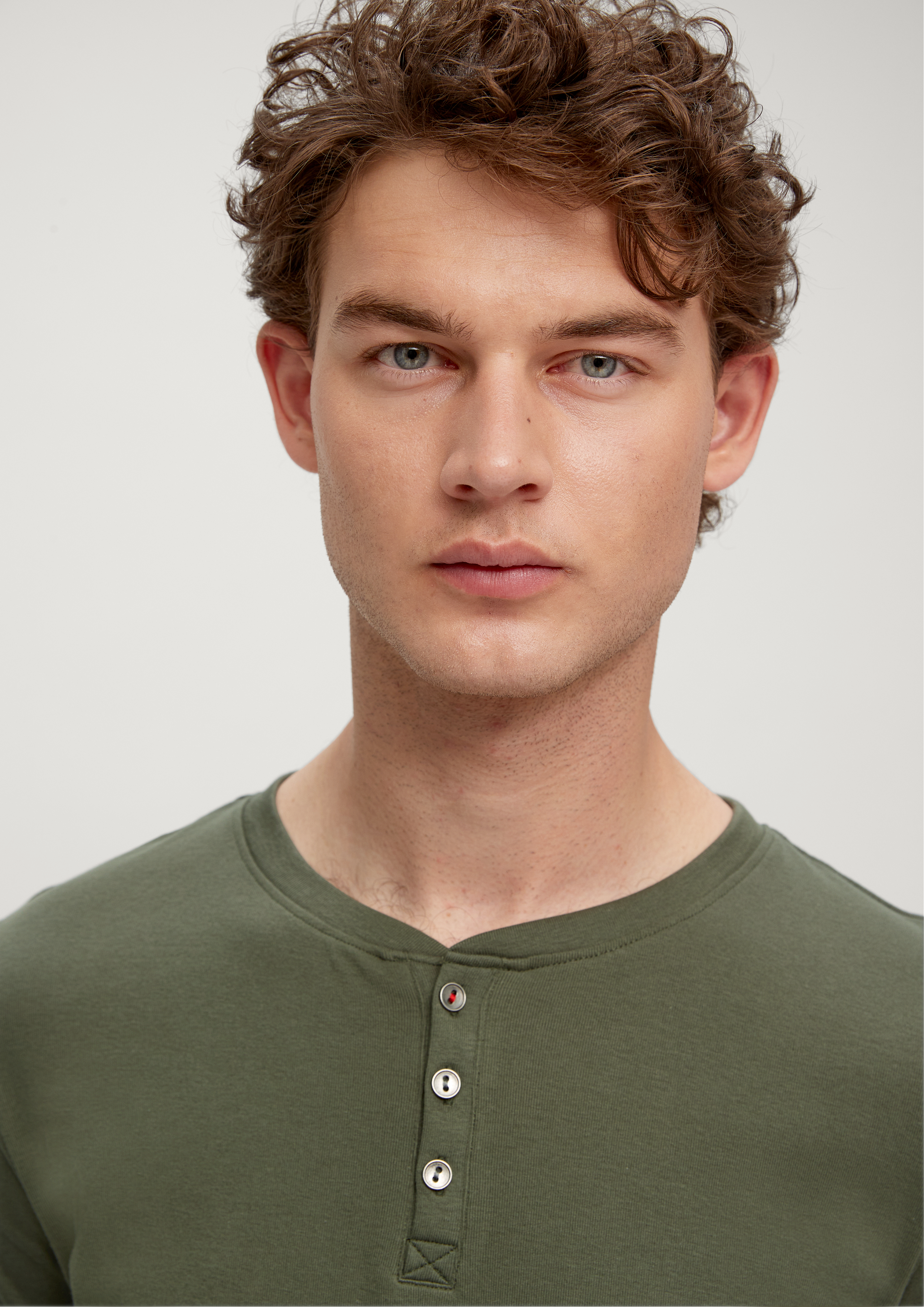 T-Shirt in 7800, 0100, 9999, 5700 & 977