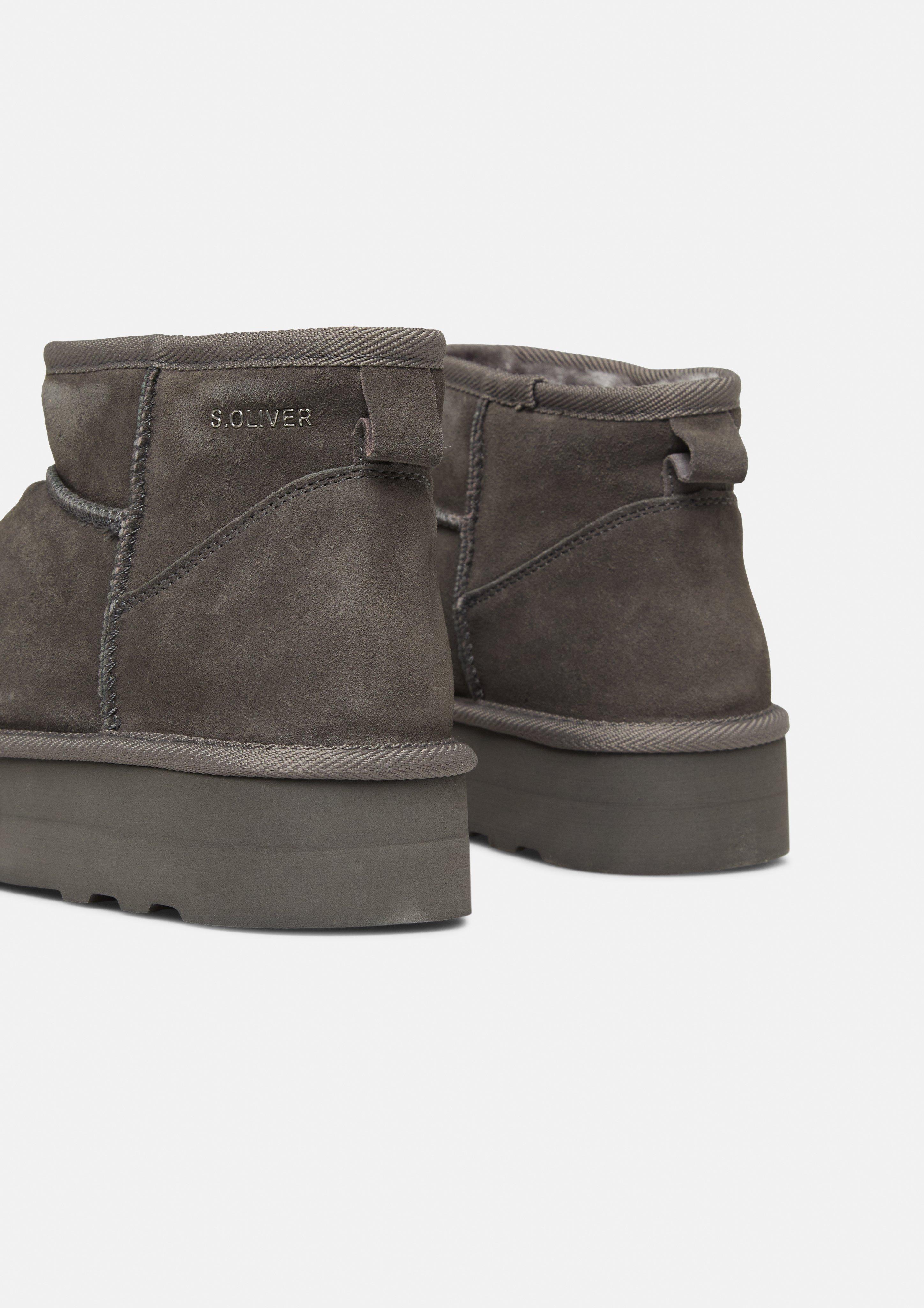 Škornji in 216, 001, 305, 5A2, 710, 400, 907 & 341