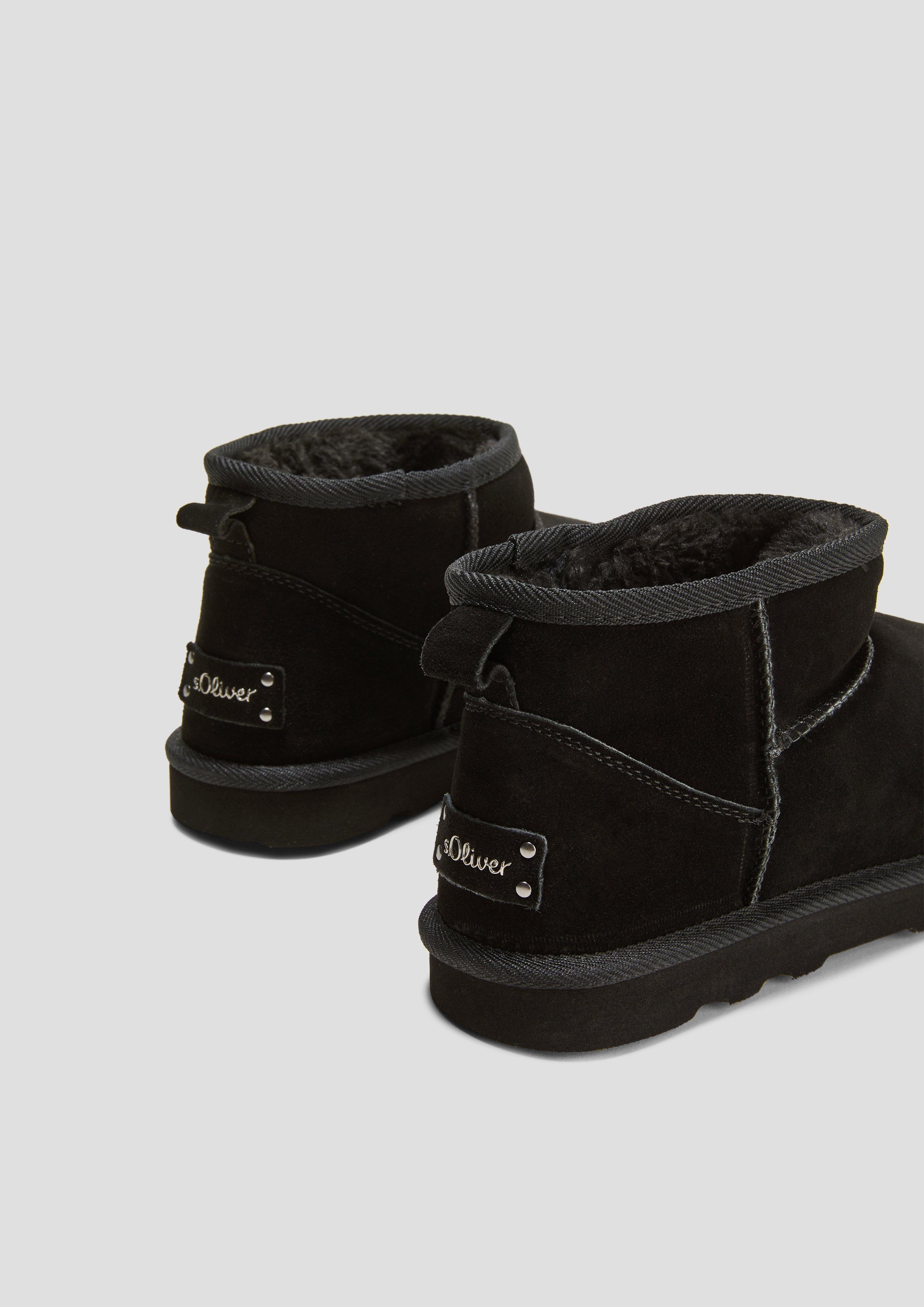 Škornji in 001, 216, 305, 512, 710, 345, 341, 400 & 907