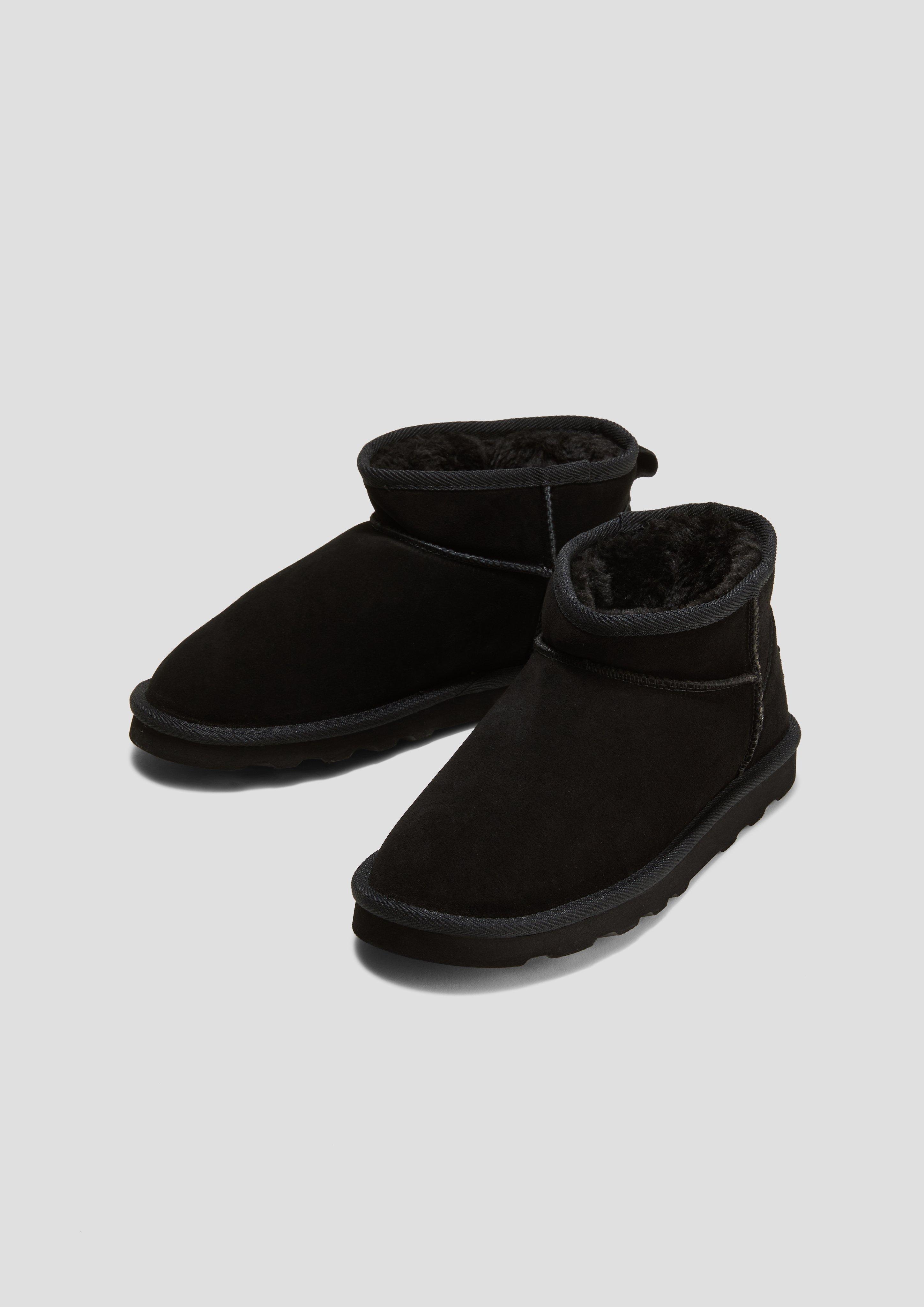 Škornji in 001, 216, 305, 512, 710, 345, 341, 400 & 907