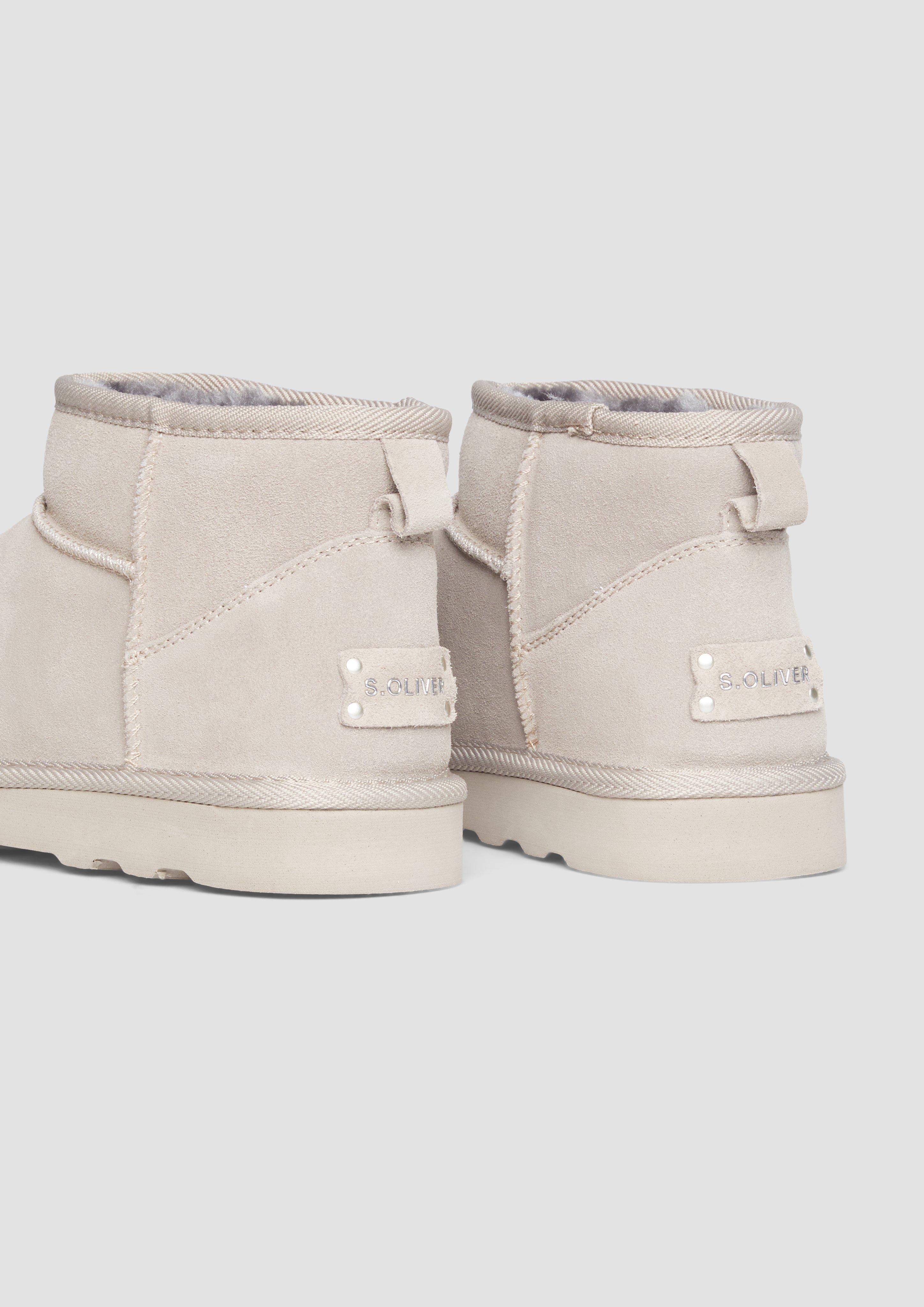 Škornji in 345, 216, 001, 305, 512, 710, 341, 400 & 907