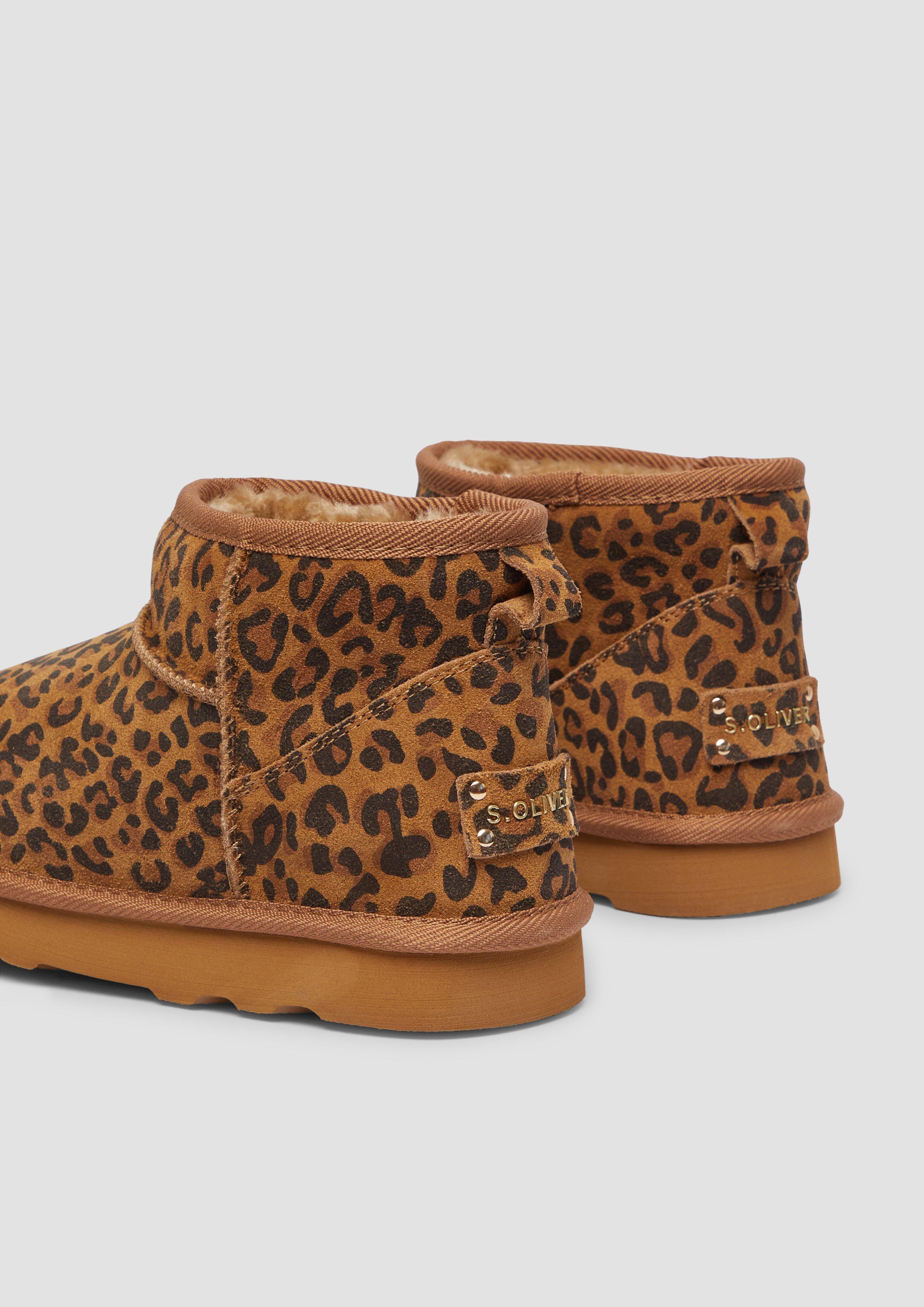 Čižmy in 907, 216, 001, 305, 512, 710, 345, 341 & 400