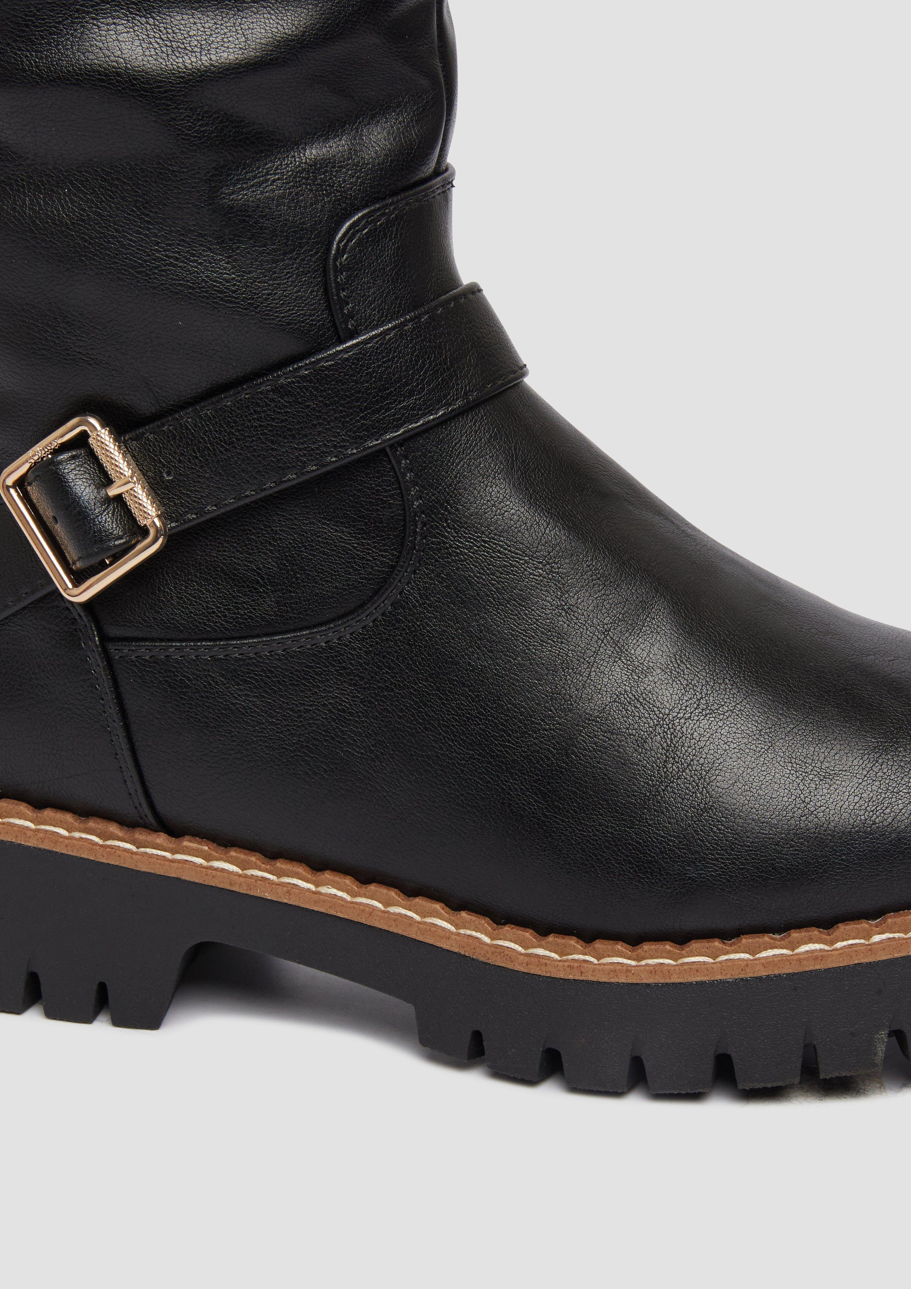 Stiefel in 022, 001, 314 & 305