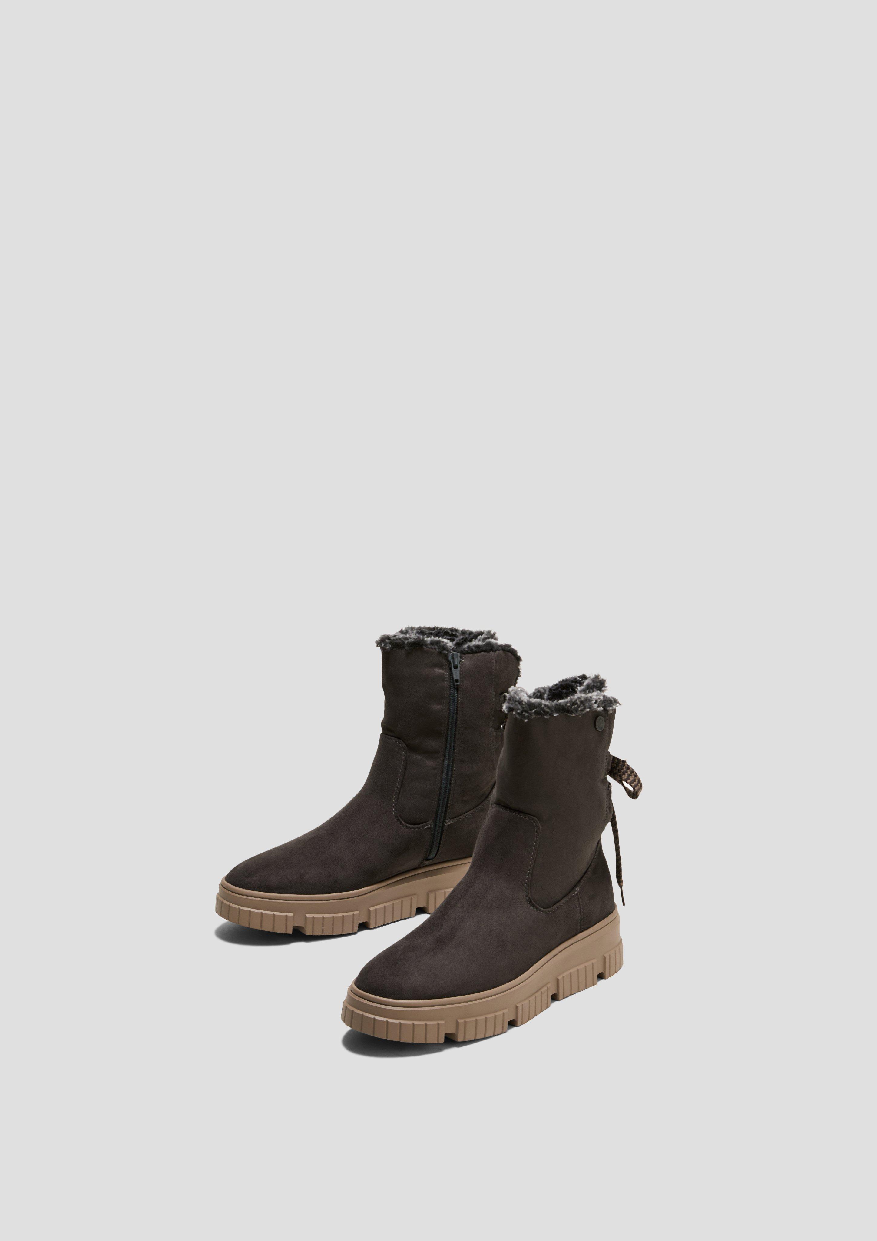 Laarzen in 216, 311 & 001