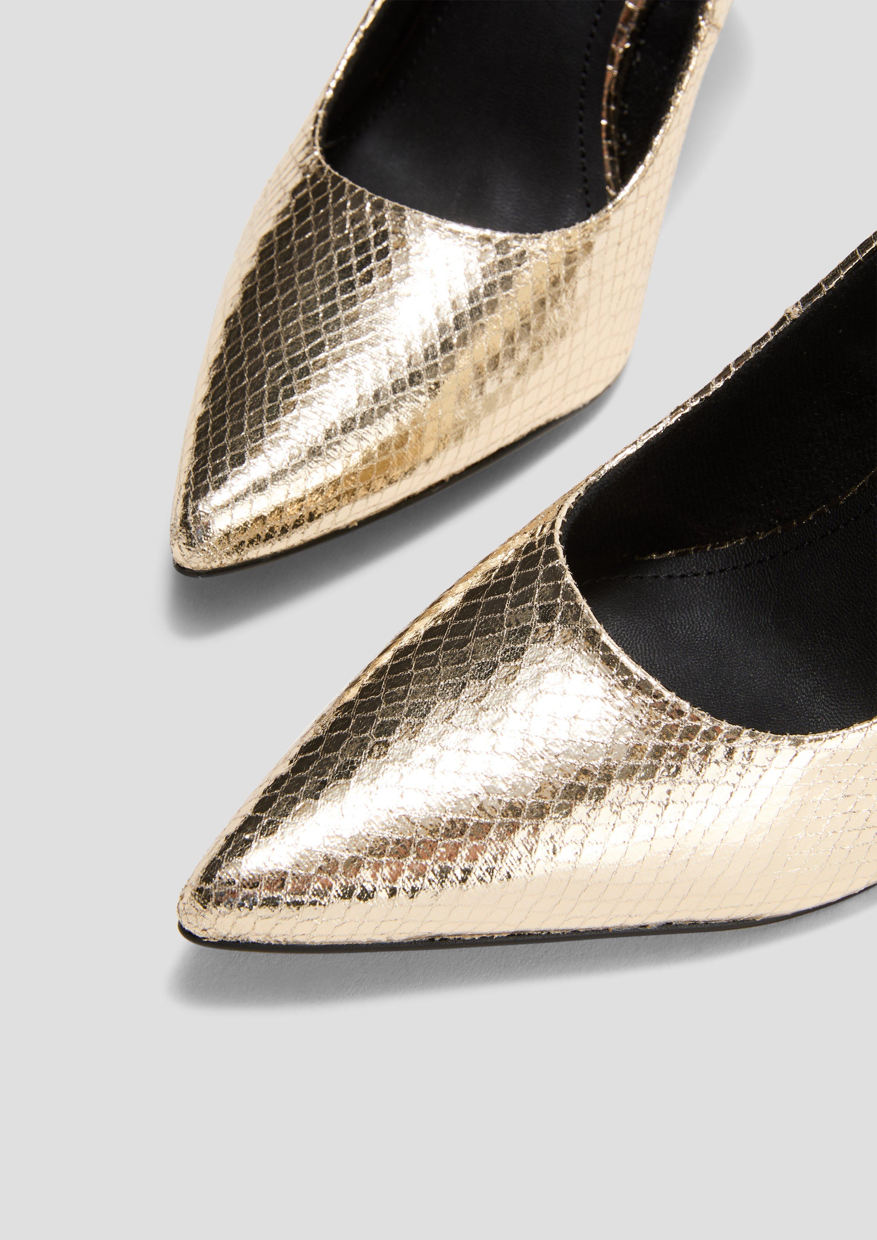 s.Oliver Pumps in Glanz-Optik