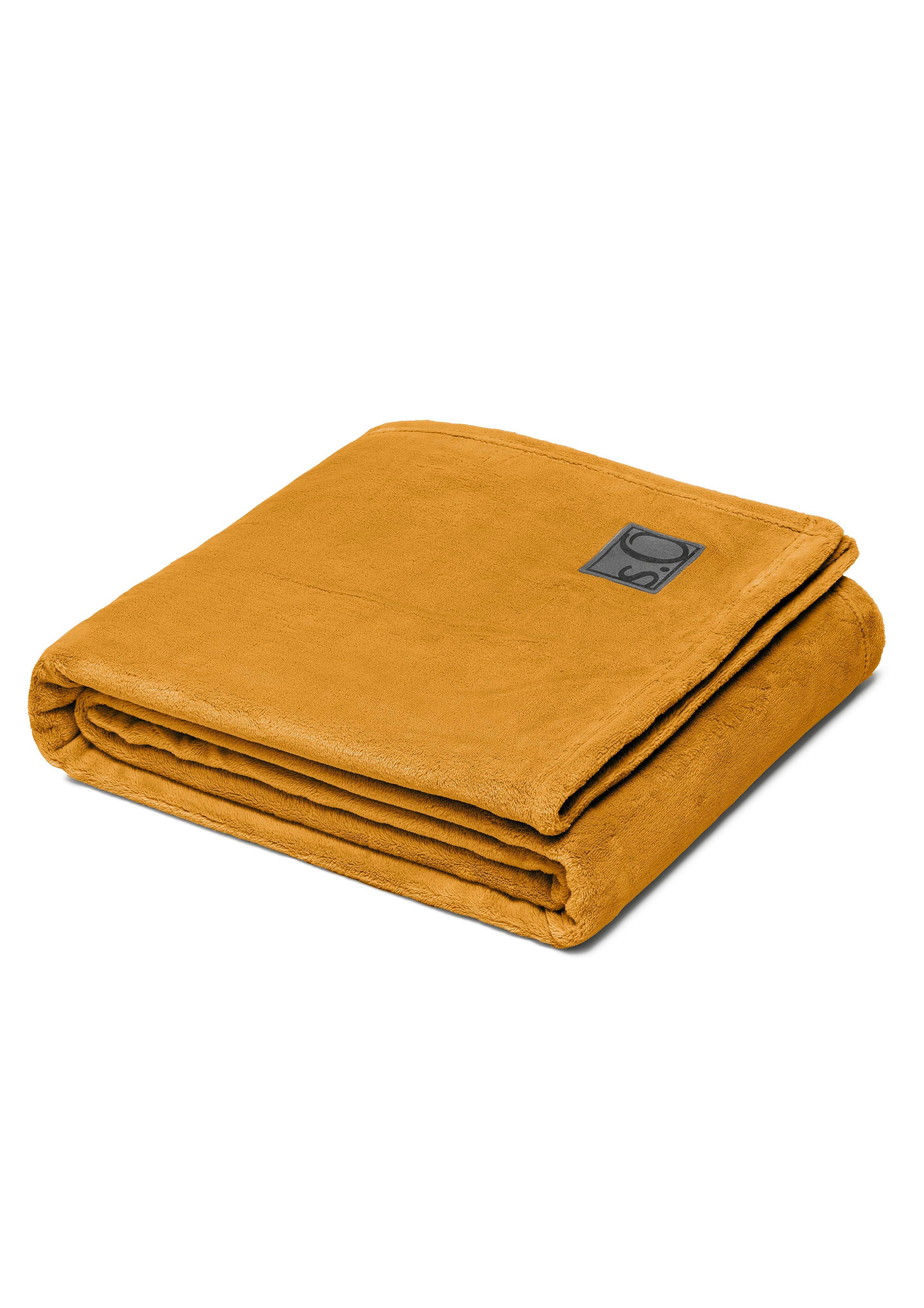 Odeja in 900, 250, 590, 380, 390, 320, 430, 760, 660, 230, 680, 544, 500, 400, 300, 750, 710 & 815