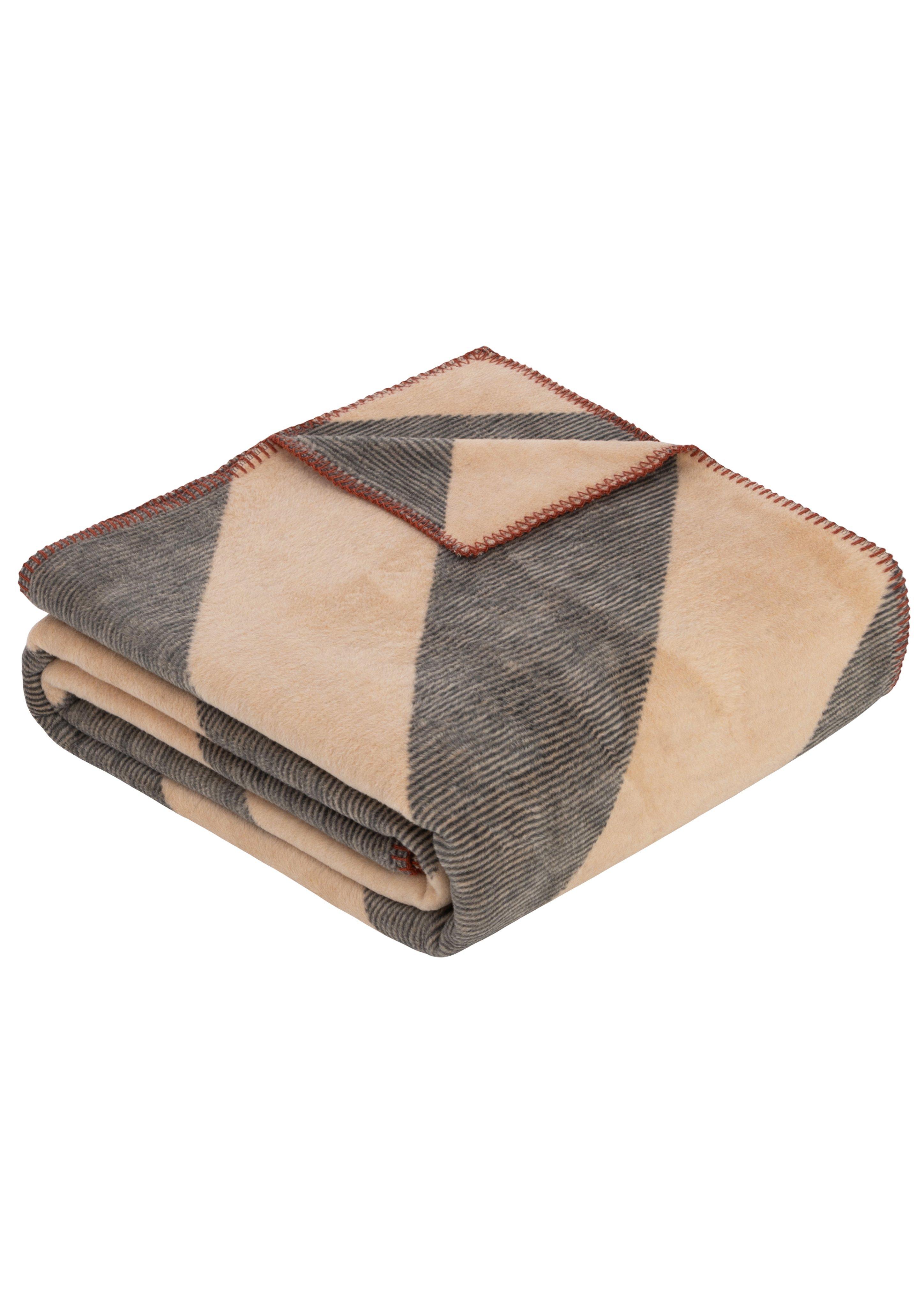 s.Oliver Jacquard-Decke mit Streifenmuster