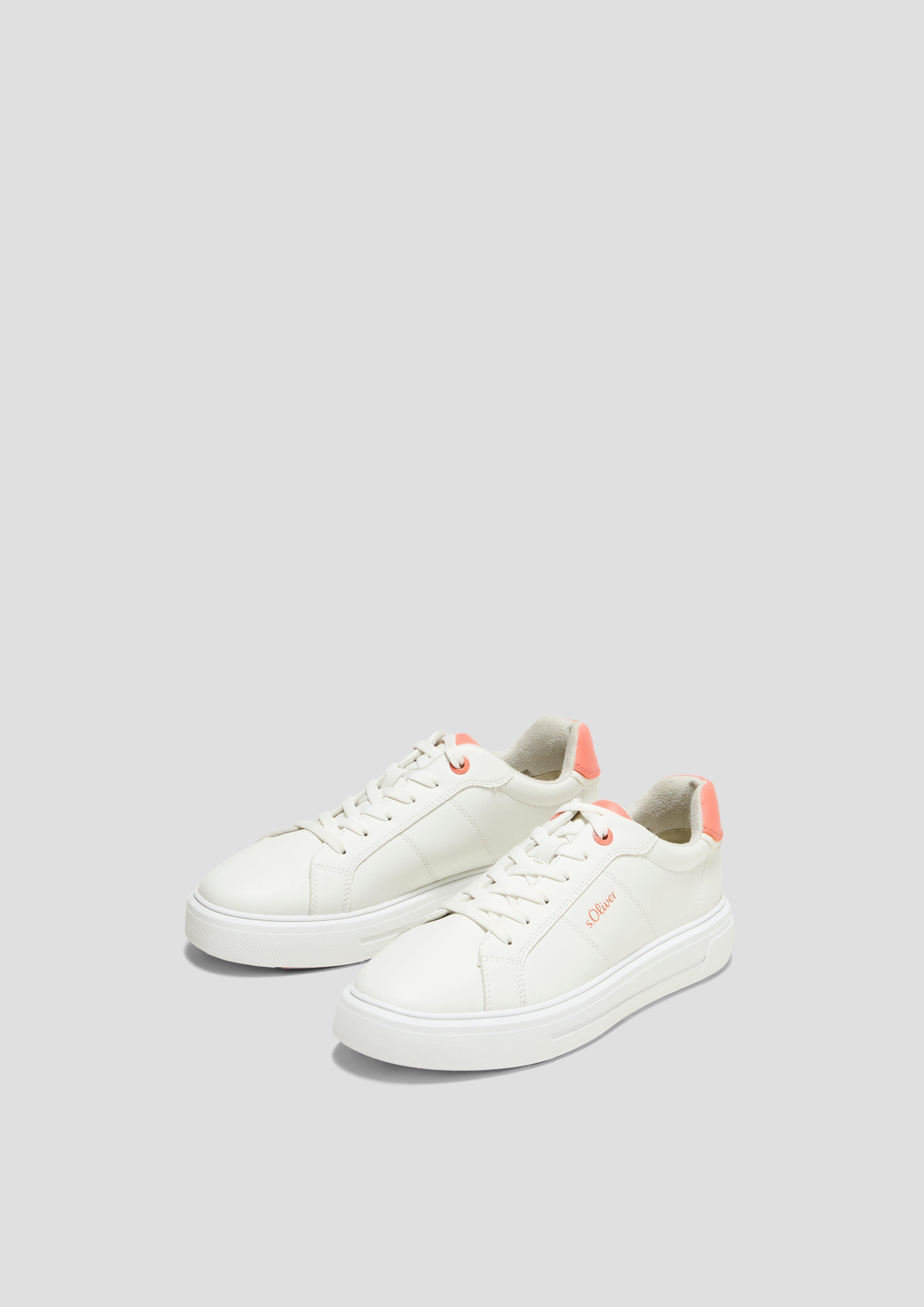 Šnurovacie topánky in 156