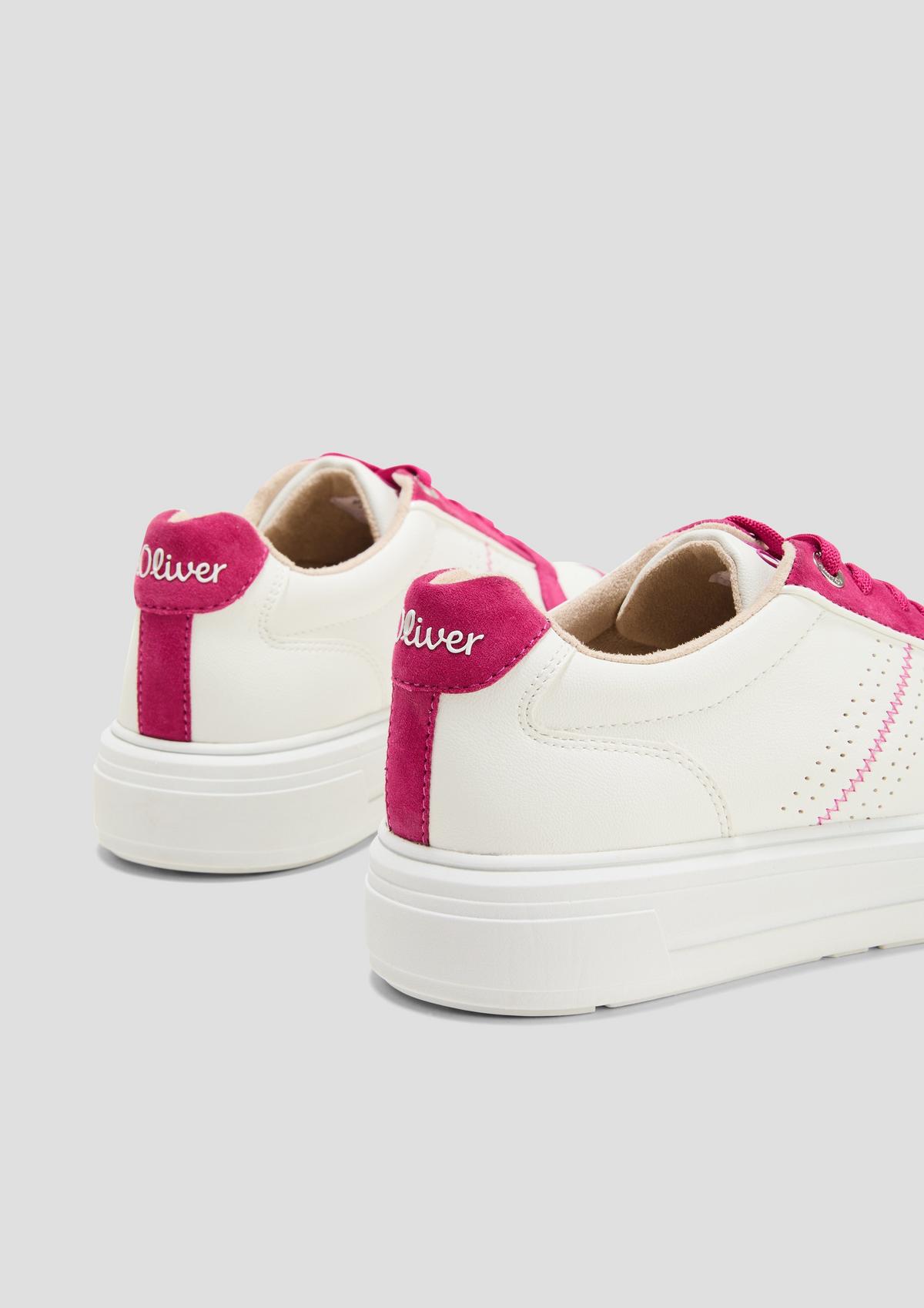 s.Oliver Sneakers met bicolour look