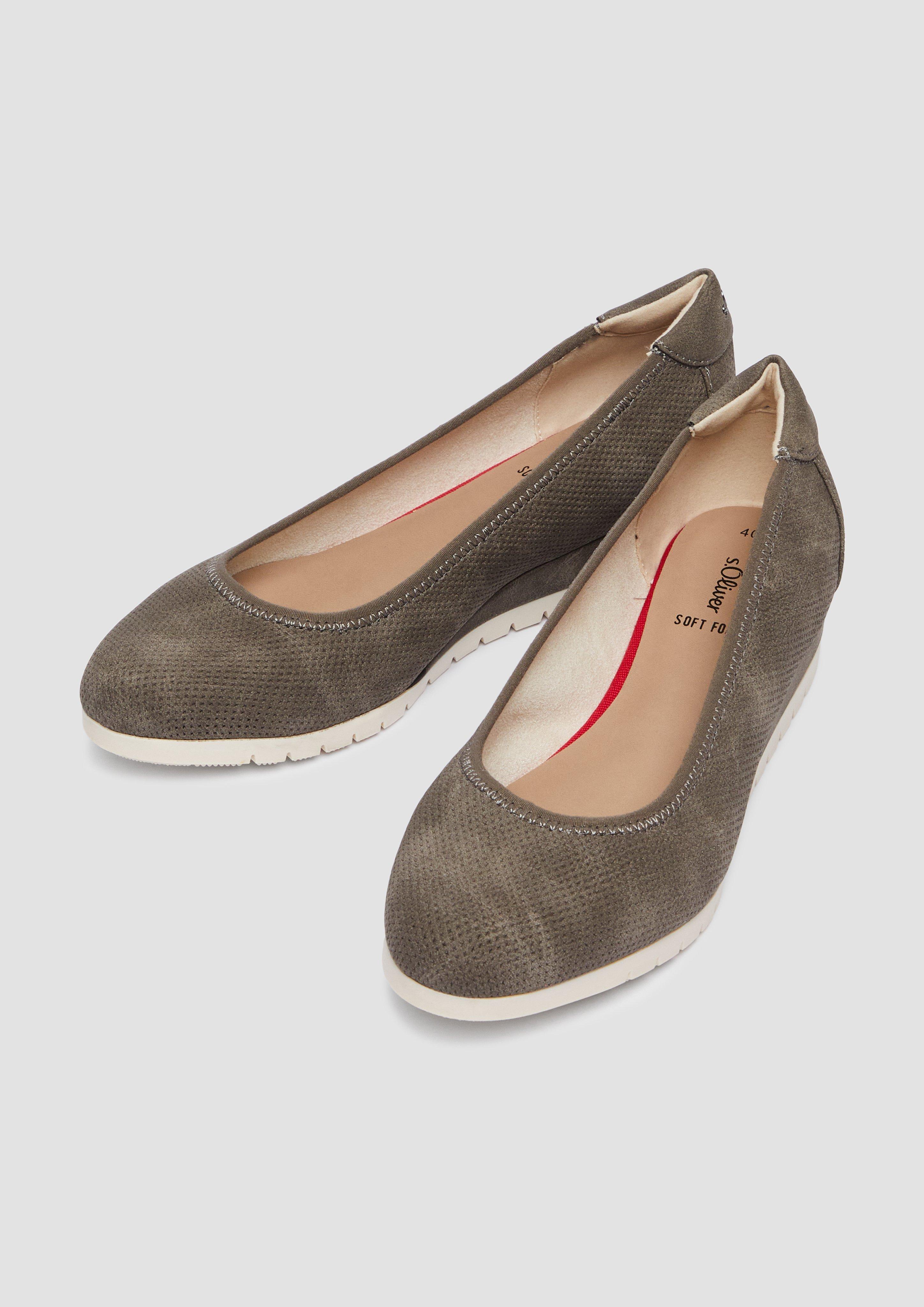 Pumps in 314, 4A0, 0B1 & 0A1