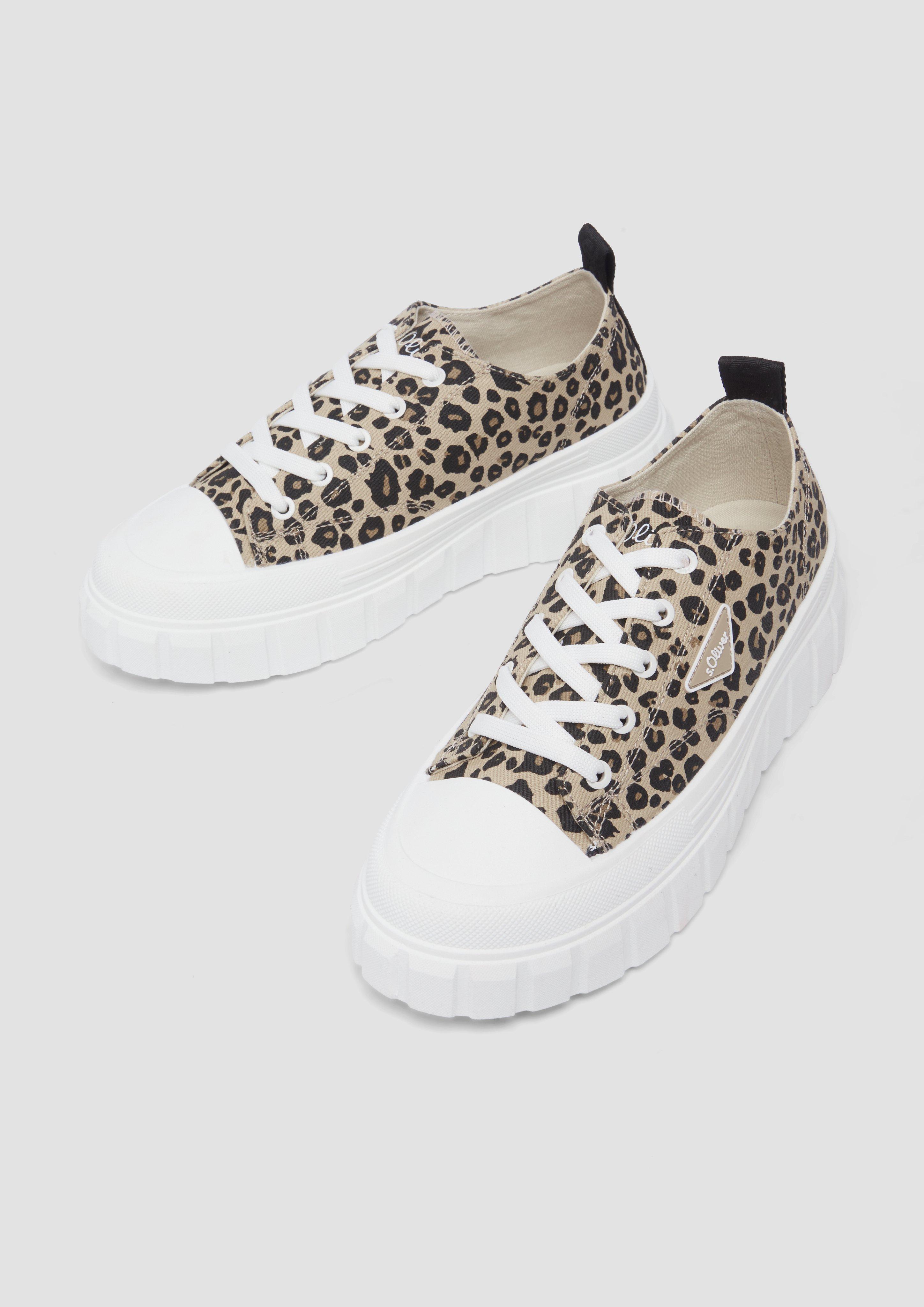 Schnürer in 907, 400, 100 & 810