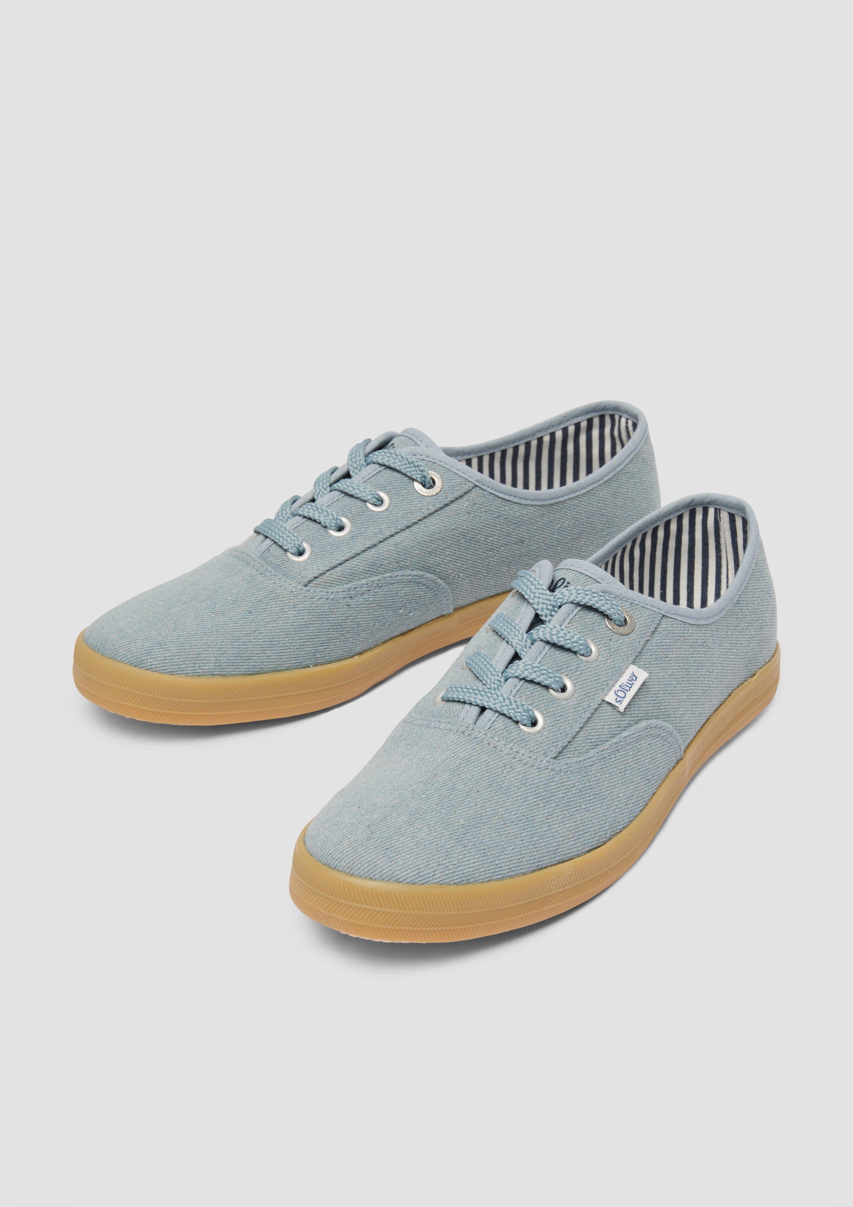 Čevlji z vezalkami in 802, 810 & 564