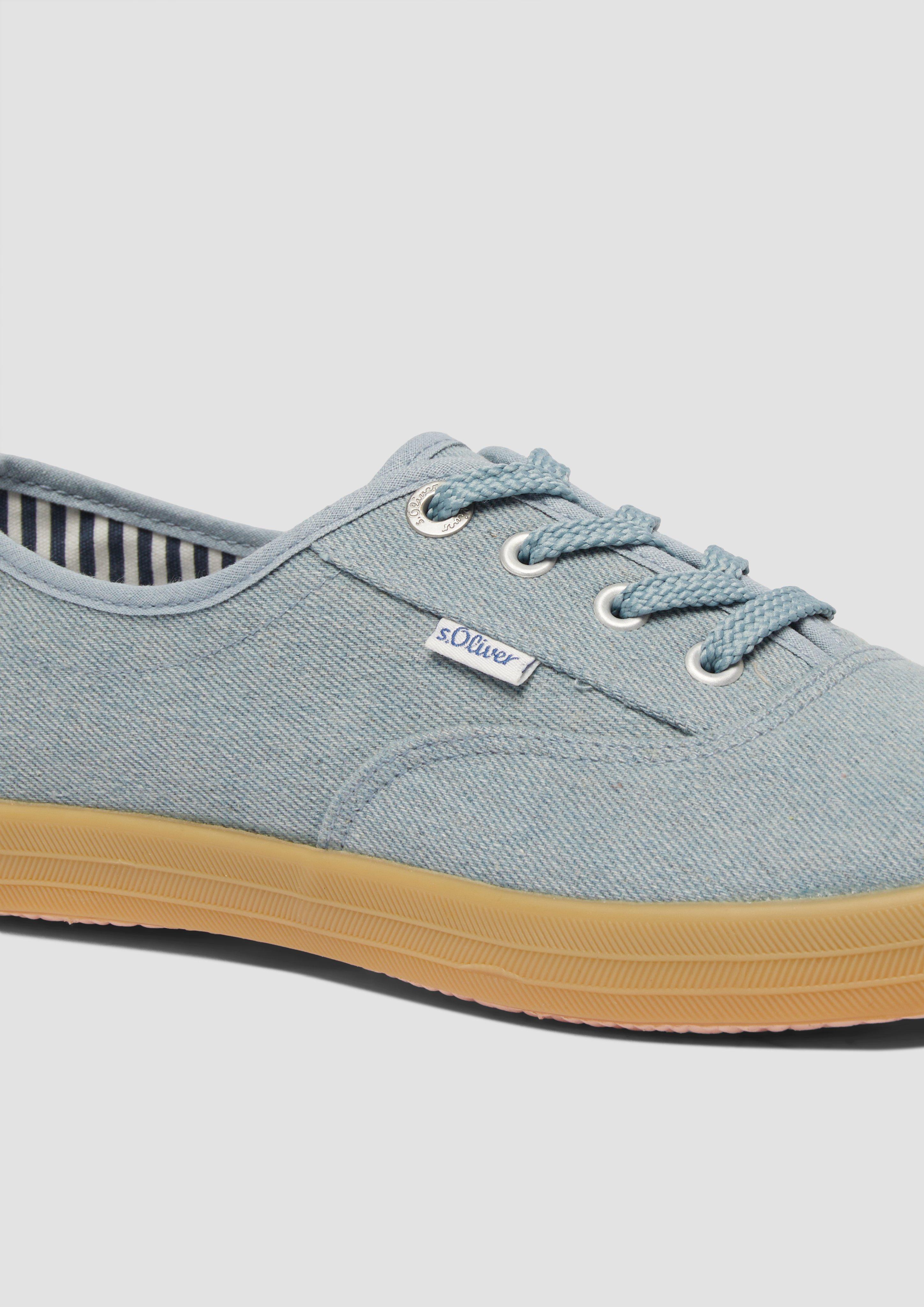 Čevlji z vezalkami in 802, 810 & 564