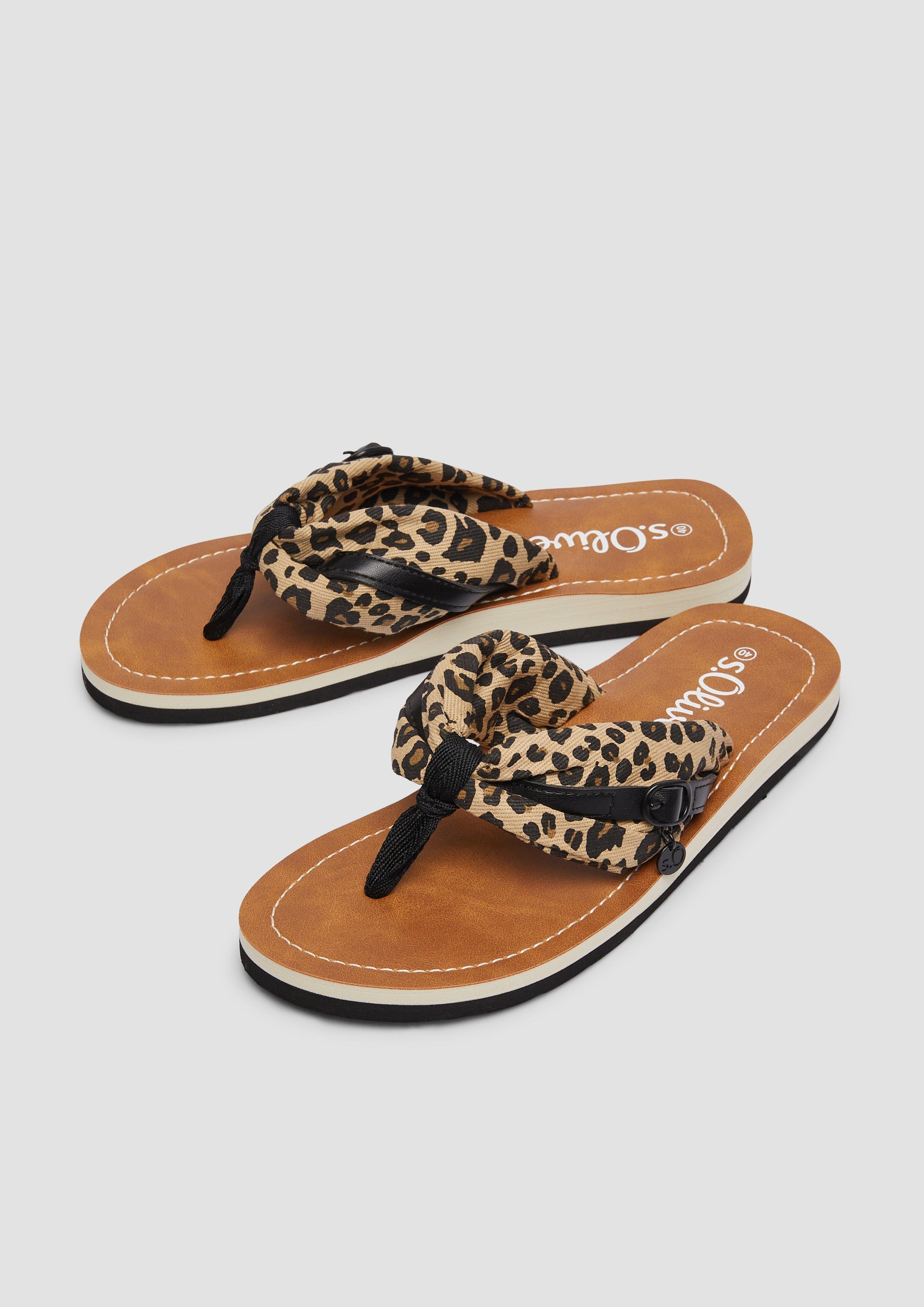 Šľapky in 907, 802, 839 & 409