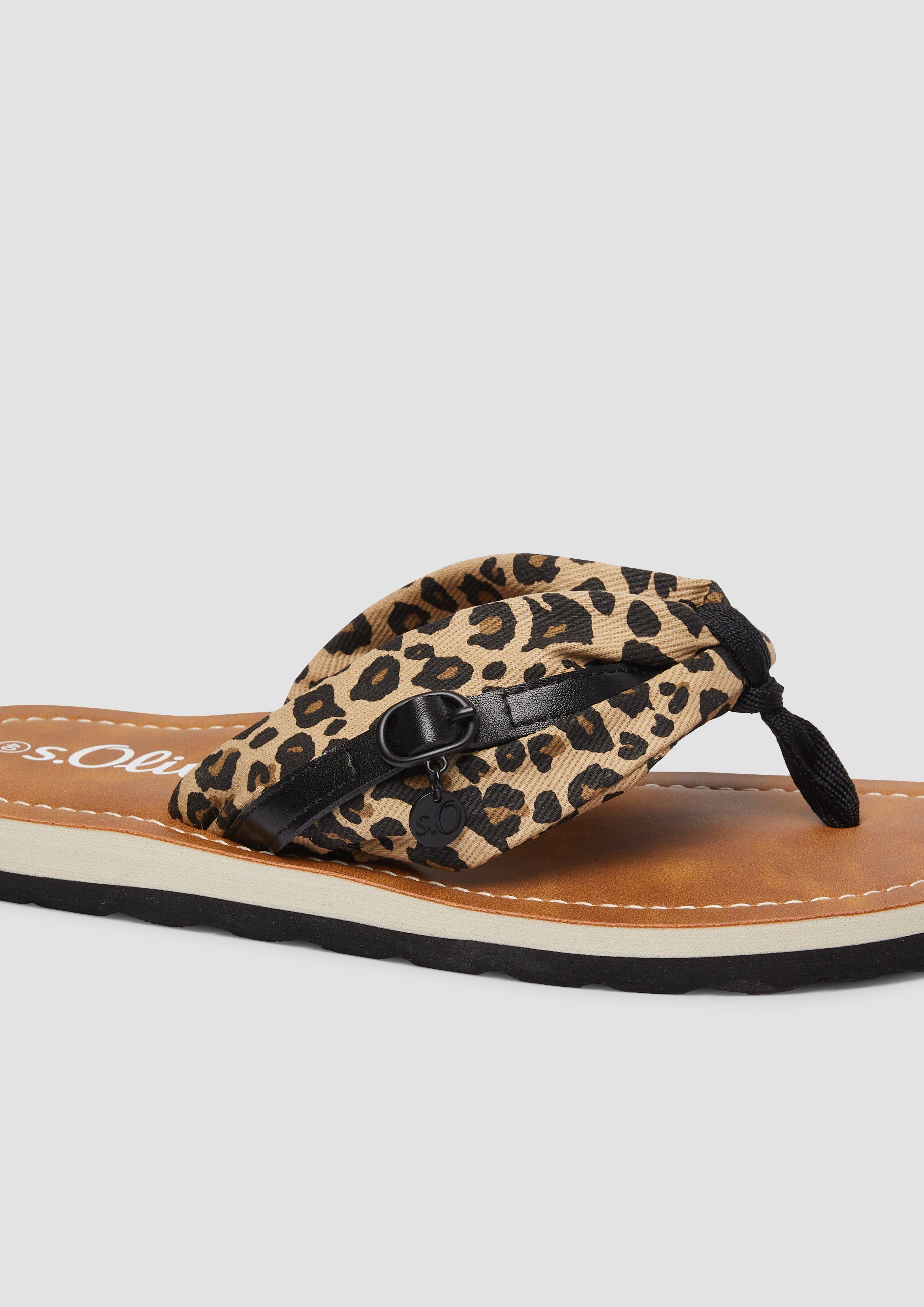 Šľapky in 907, 802, 839 & 409