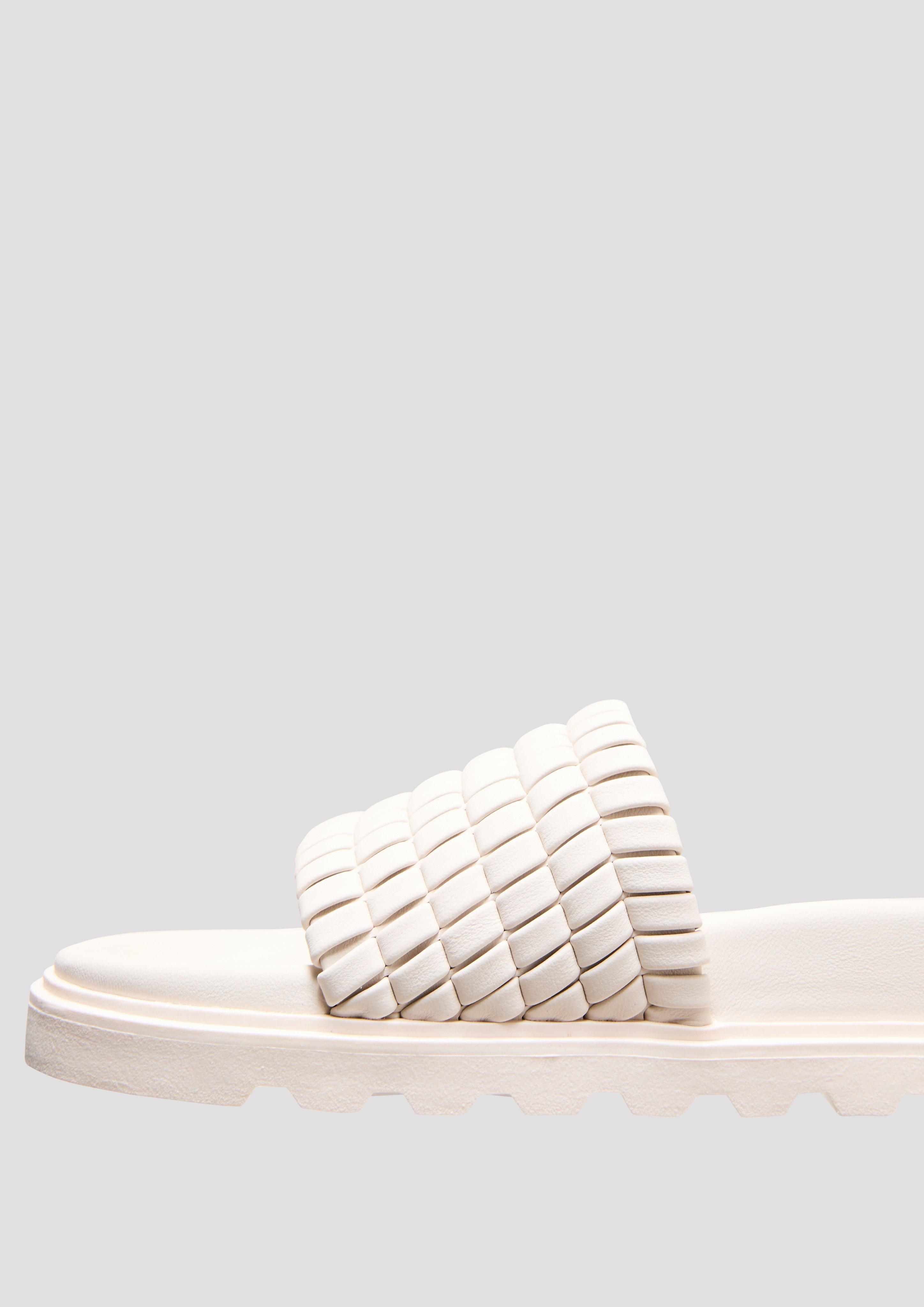 s.Oliver Pantoletten mit gepolsterter Sohle und Riemen