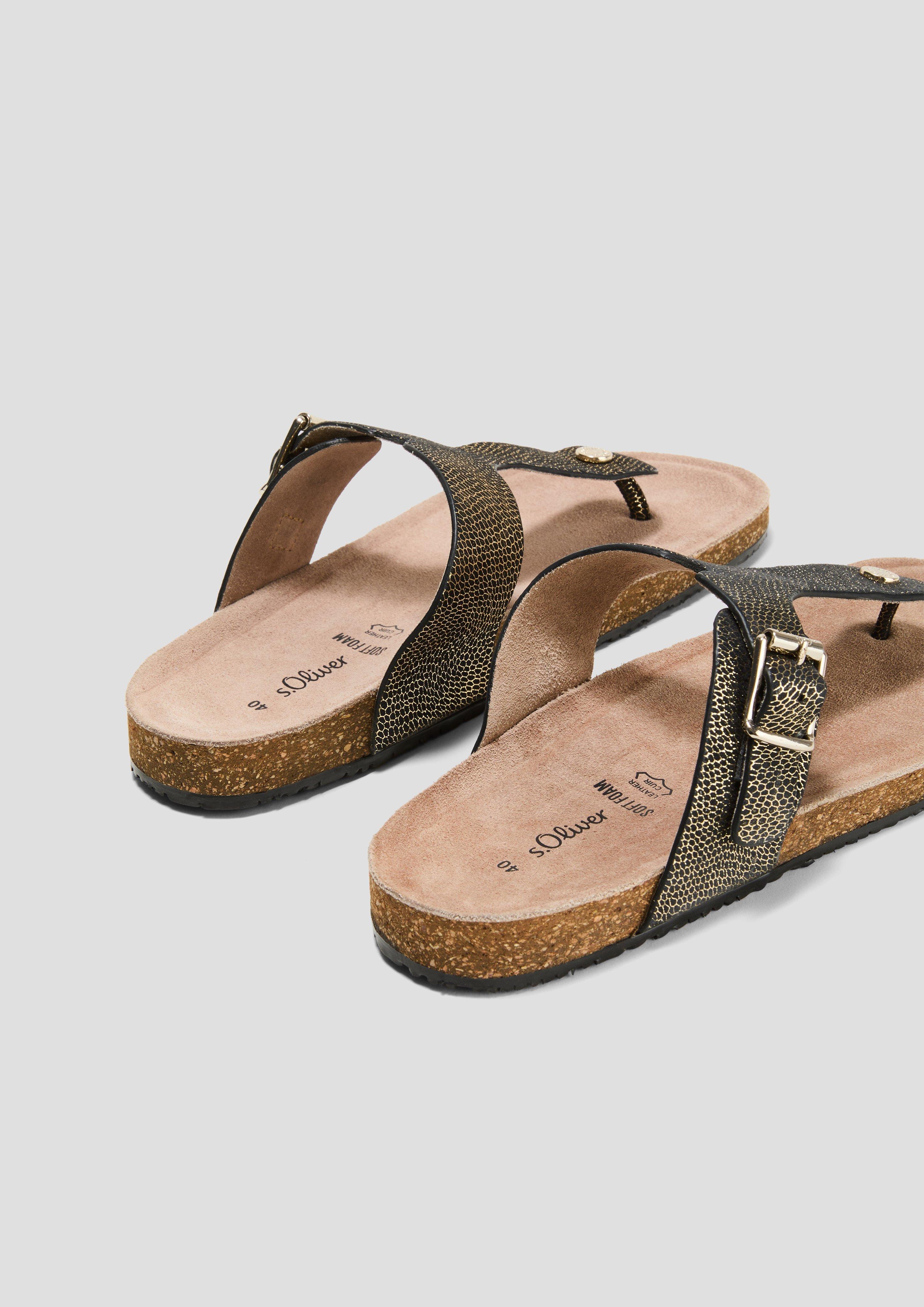 Pantoletten in 098, 567 & 410