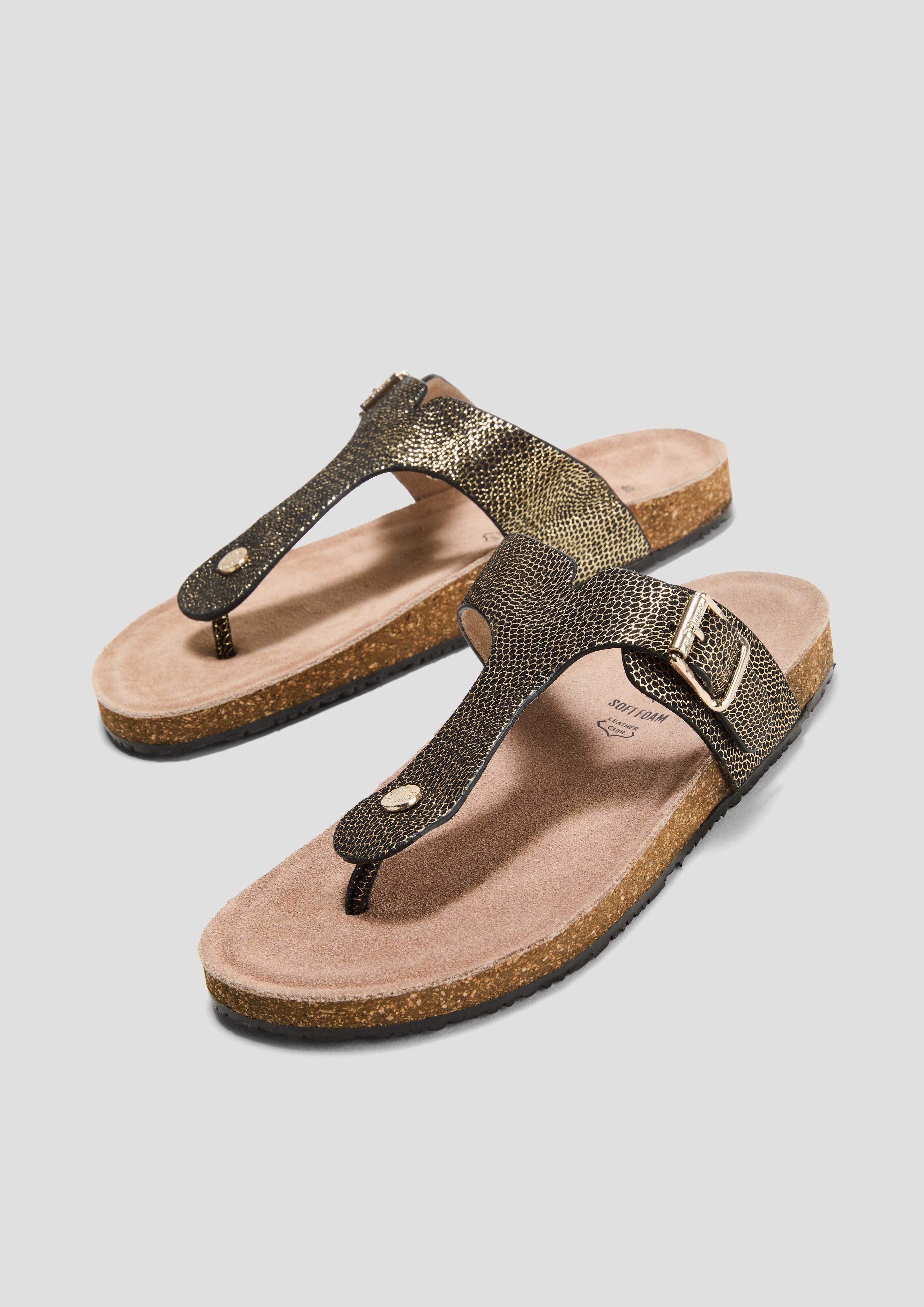 Pantoletten in 098, 567 & 410