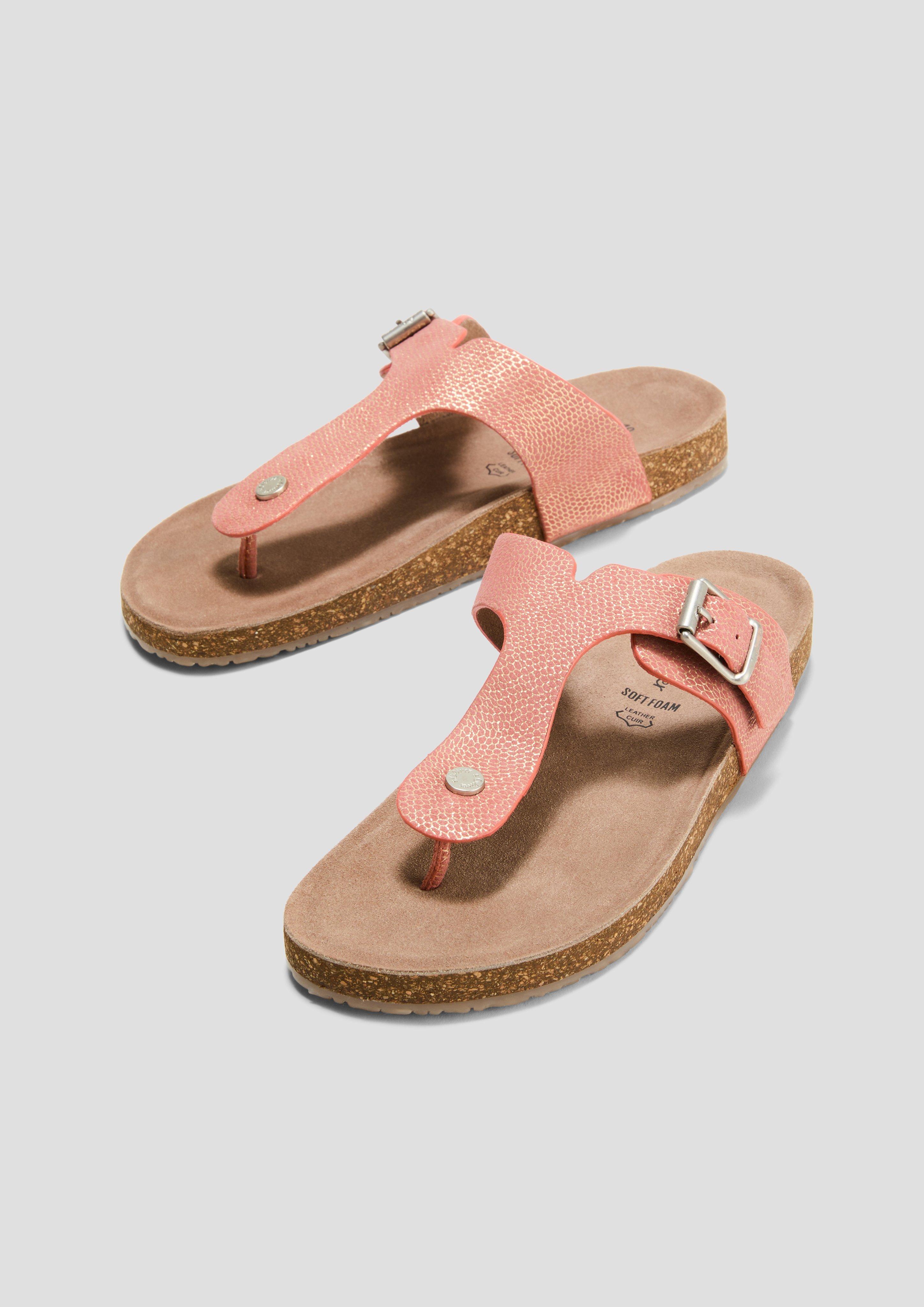 Pantoletten in 567, 410 & 098