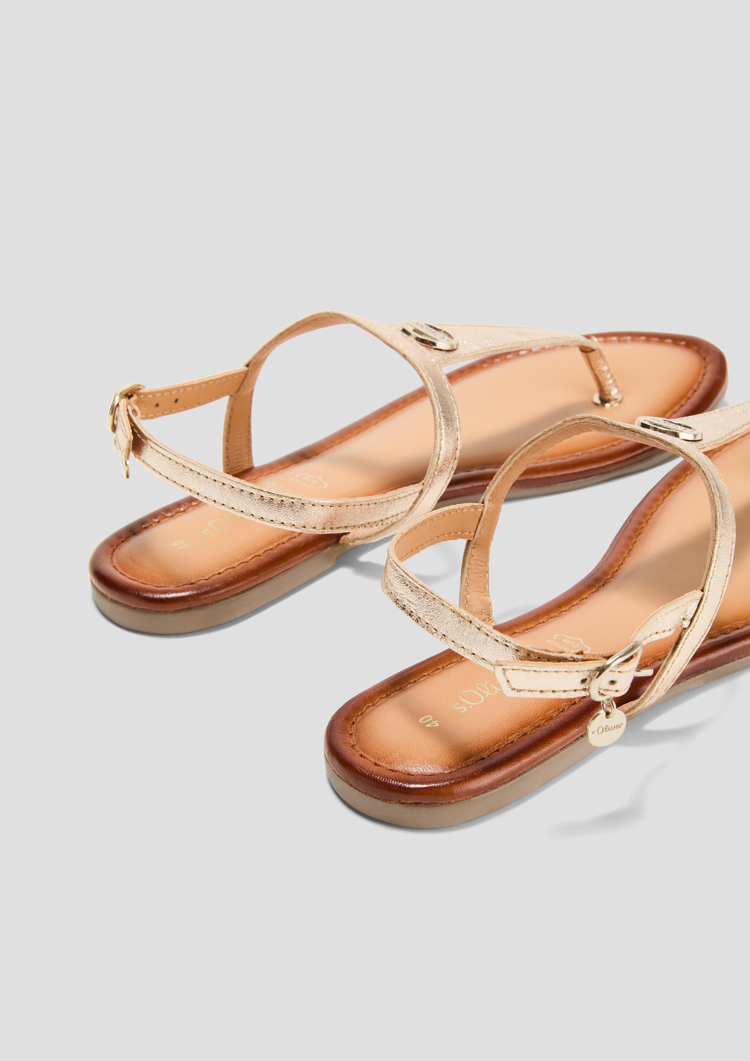 Sandalen in 446, 001, 305 & 932