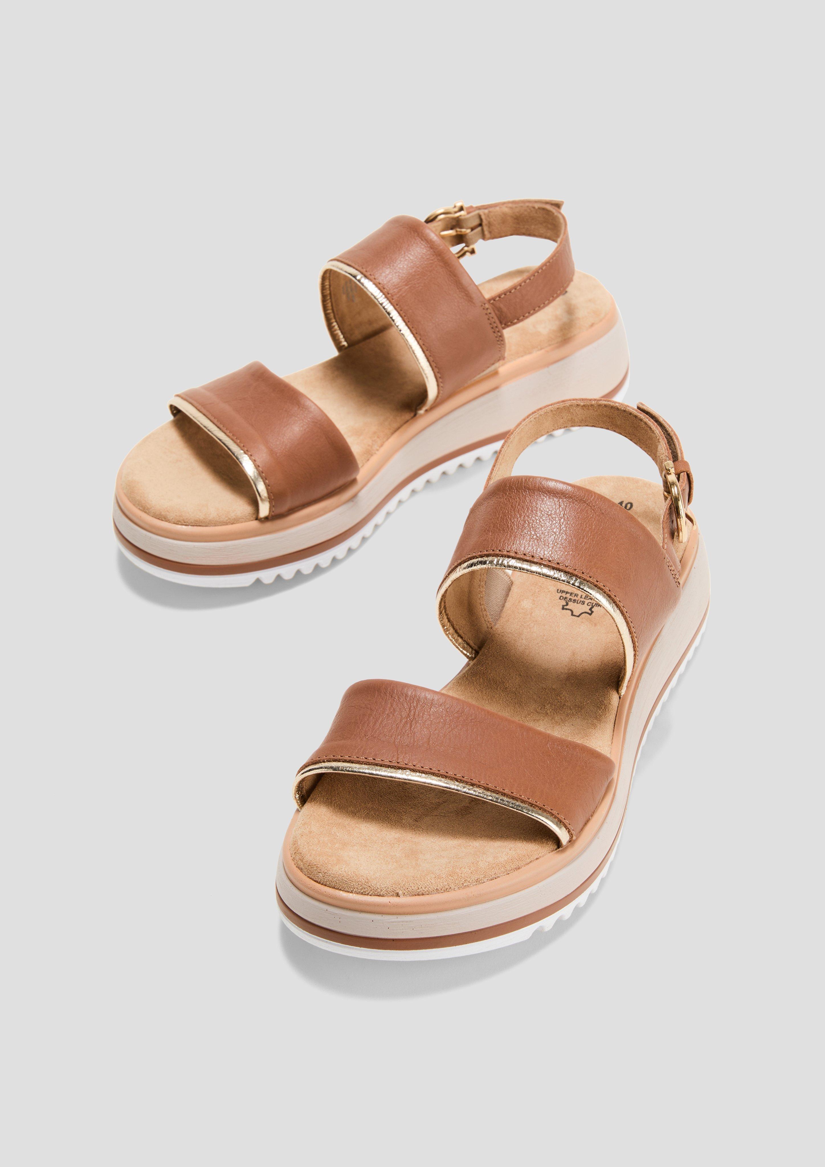 Sandalen in 305, 100 & 804