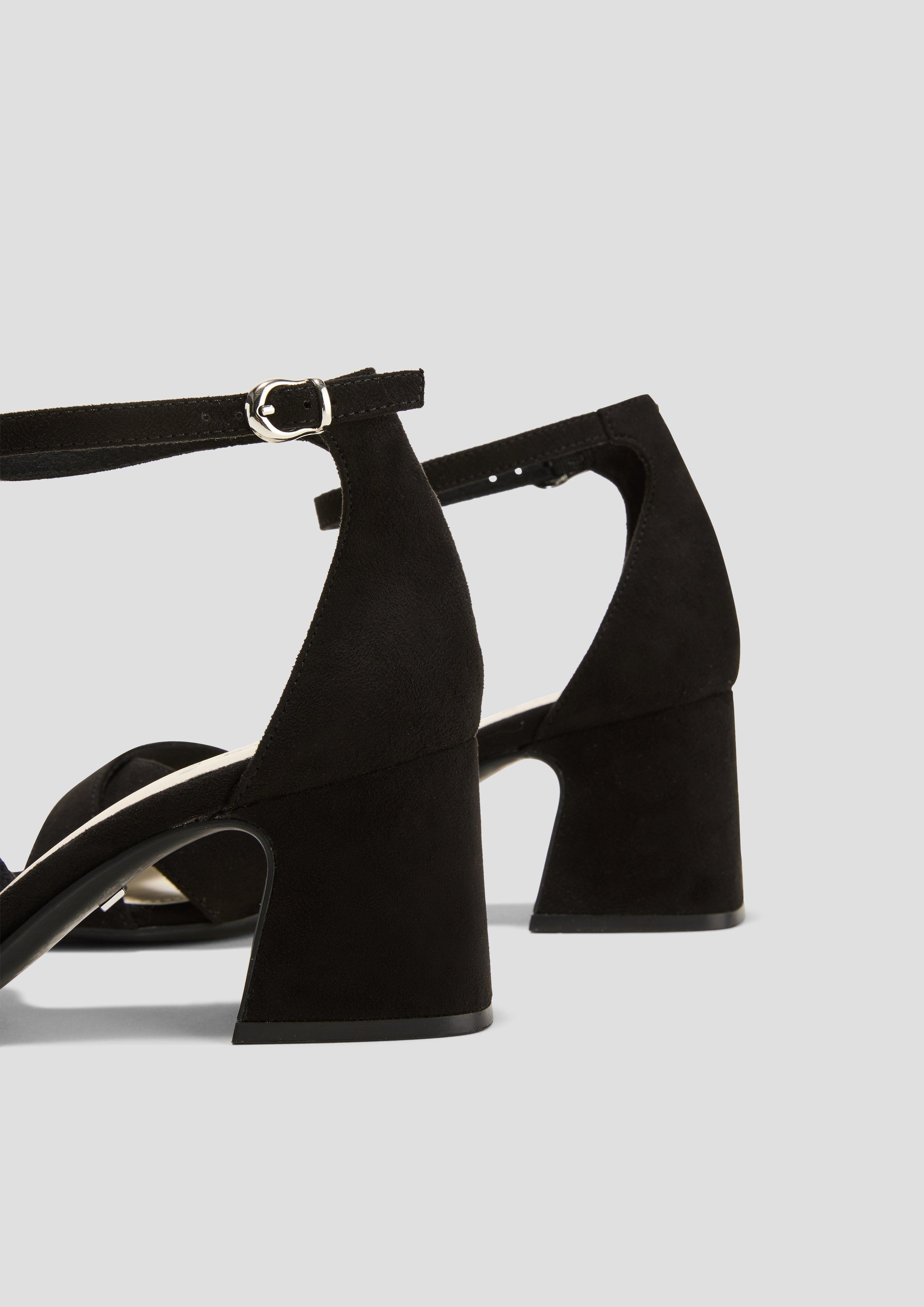 Sandalen in 001, 341 & 445