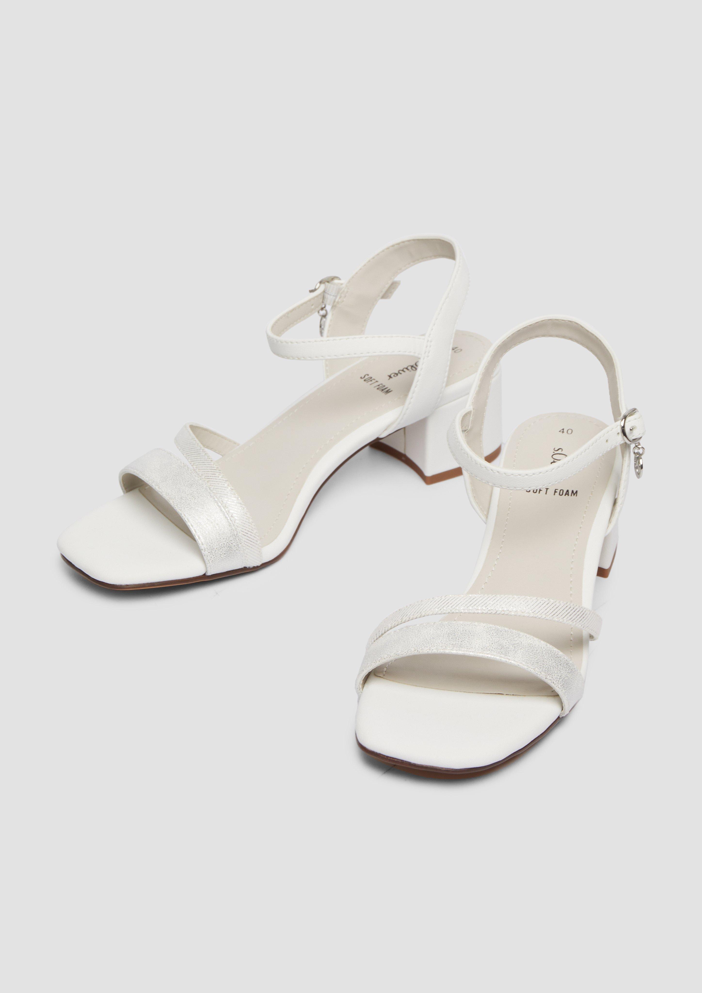 Sandalen in 110, 001 & 410