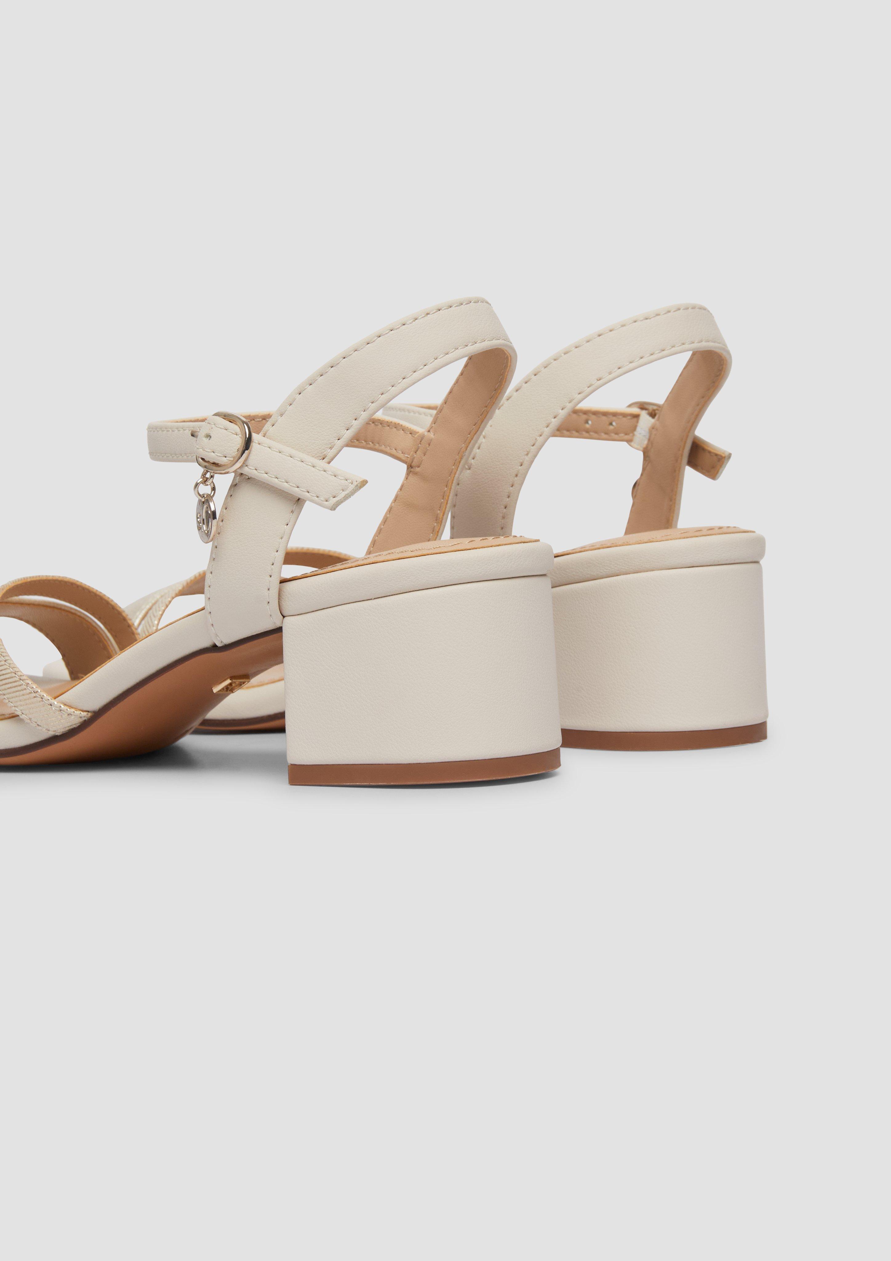 Sandalen in 410, 001 & 110