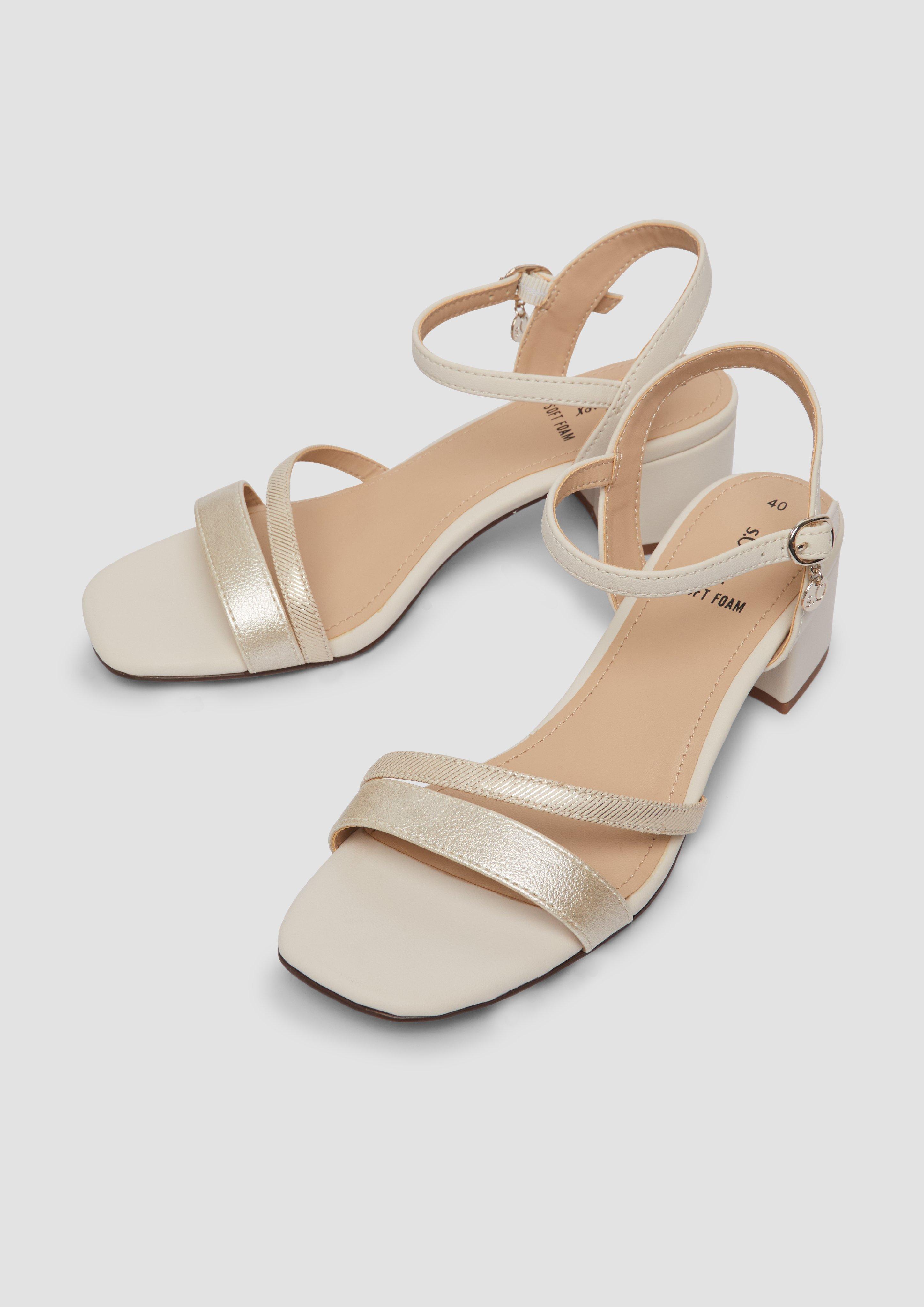 Sandalen in 410, 001 & 110