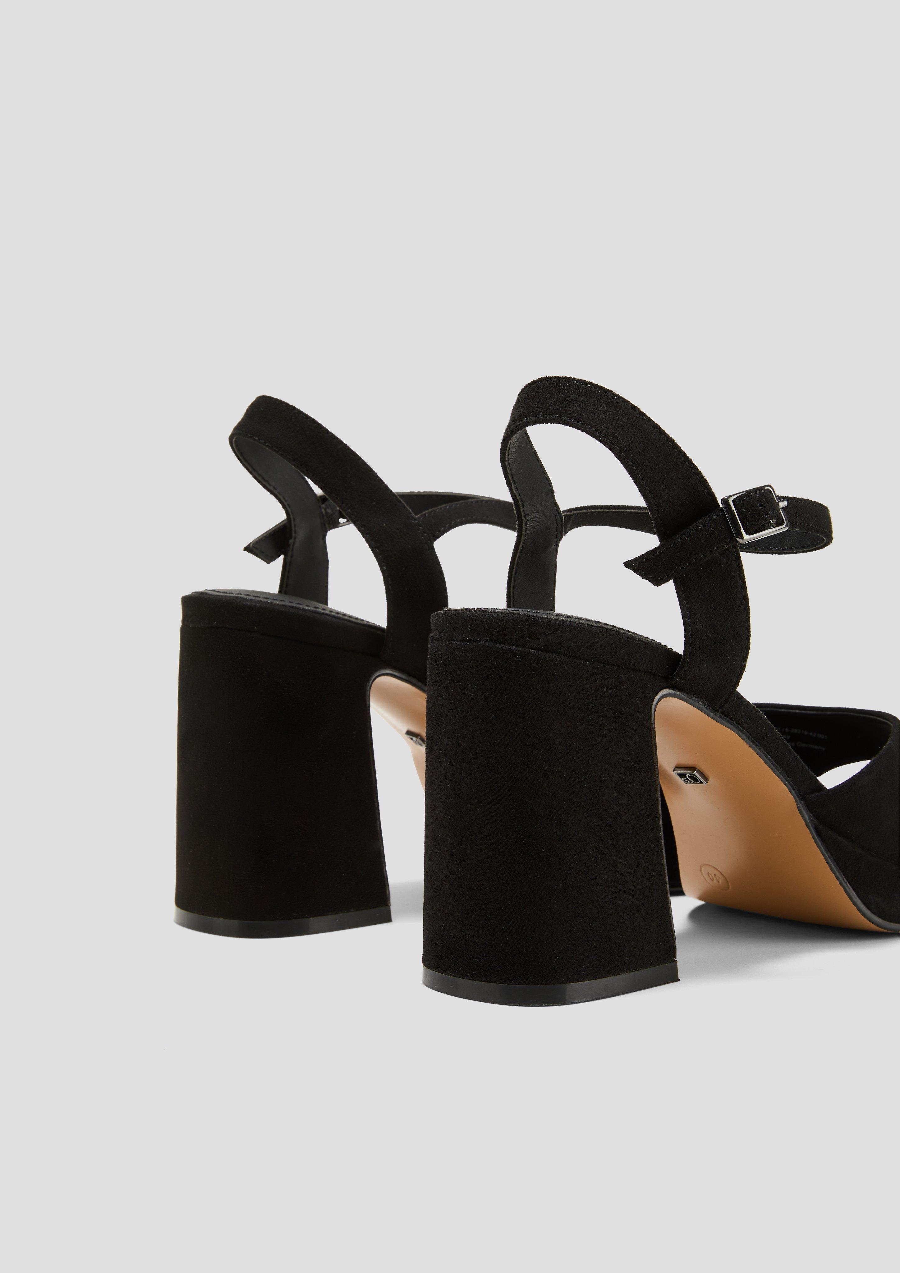 Sandalen in 001, 512 & 800