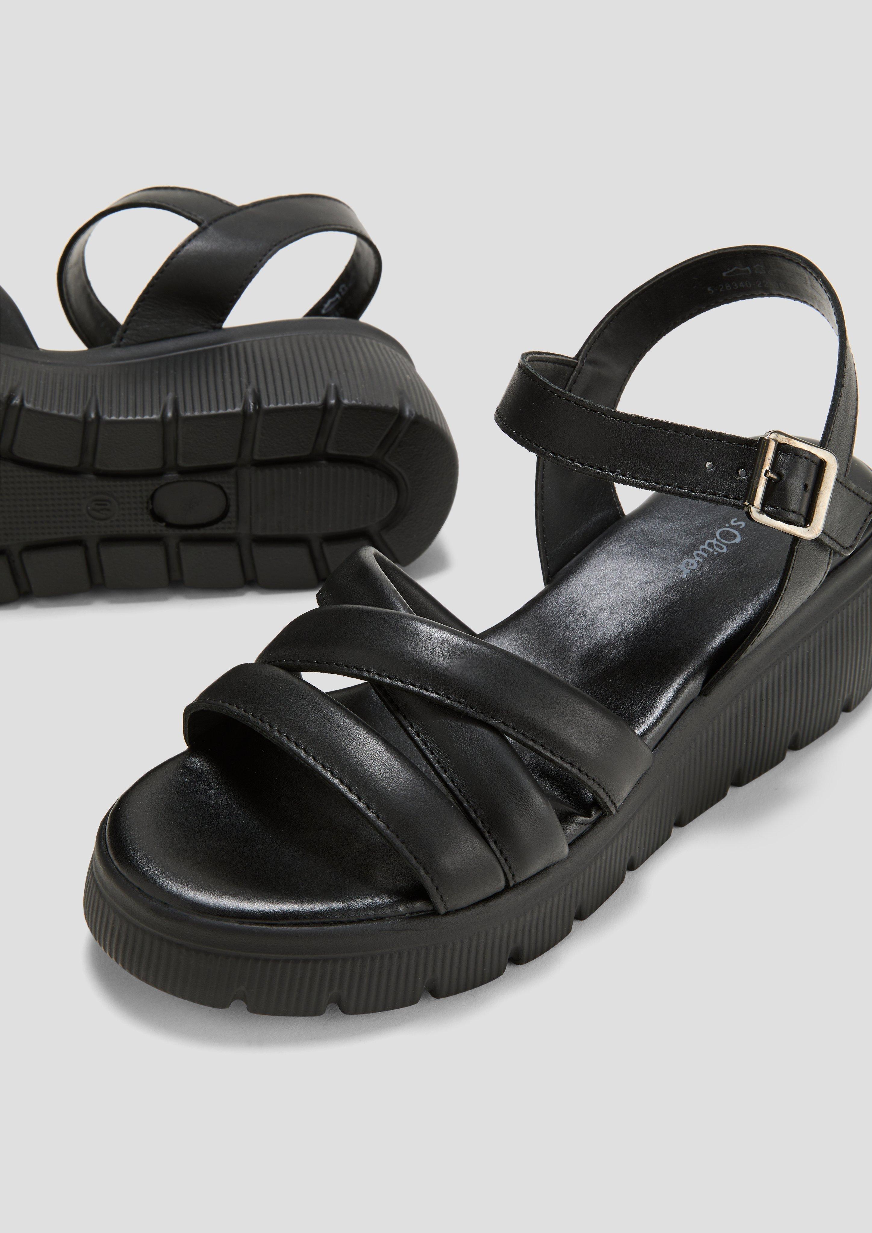 s.Oliver Sandalen aus Leder mit Plateausohle